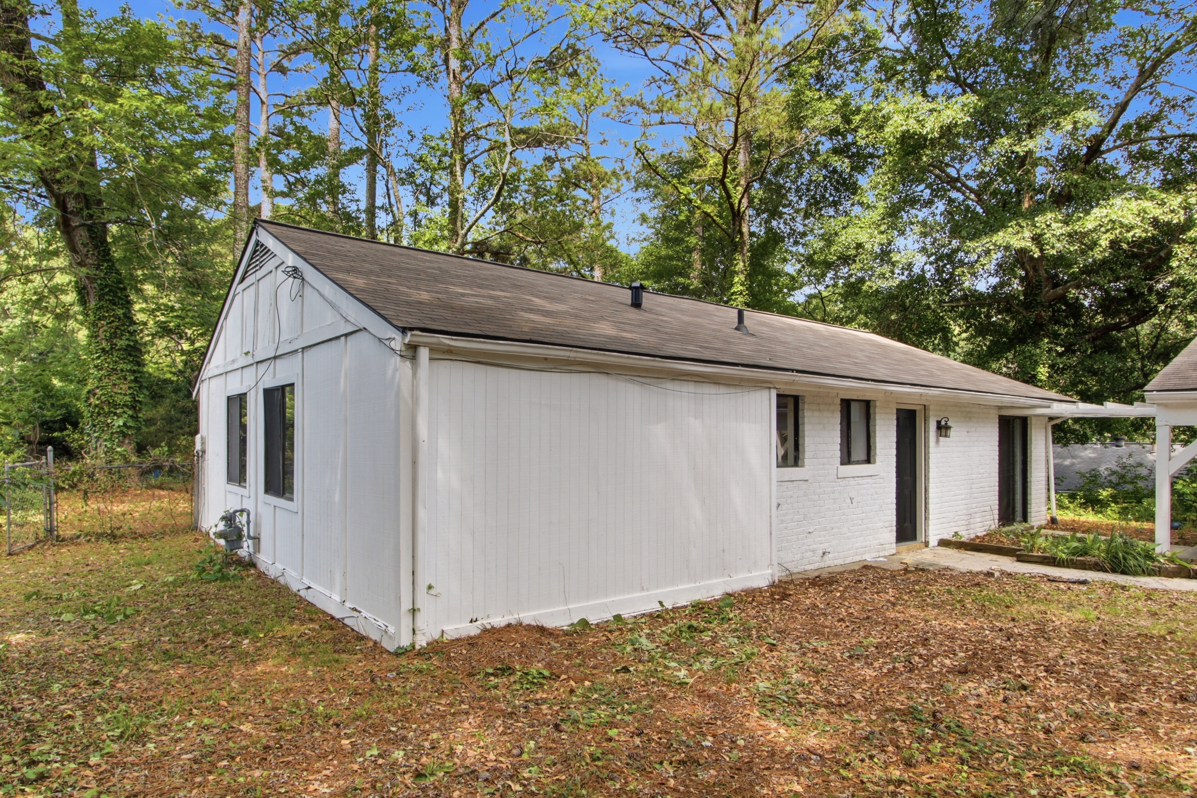 Photo 20 of 29 of 71 Bethesda Church Rd, Lawrenceville, GA