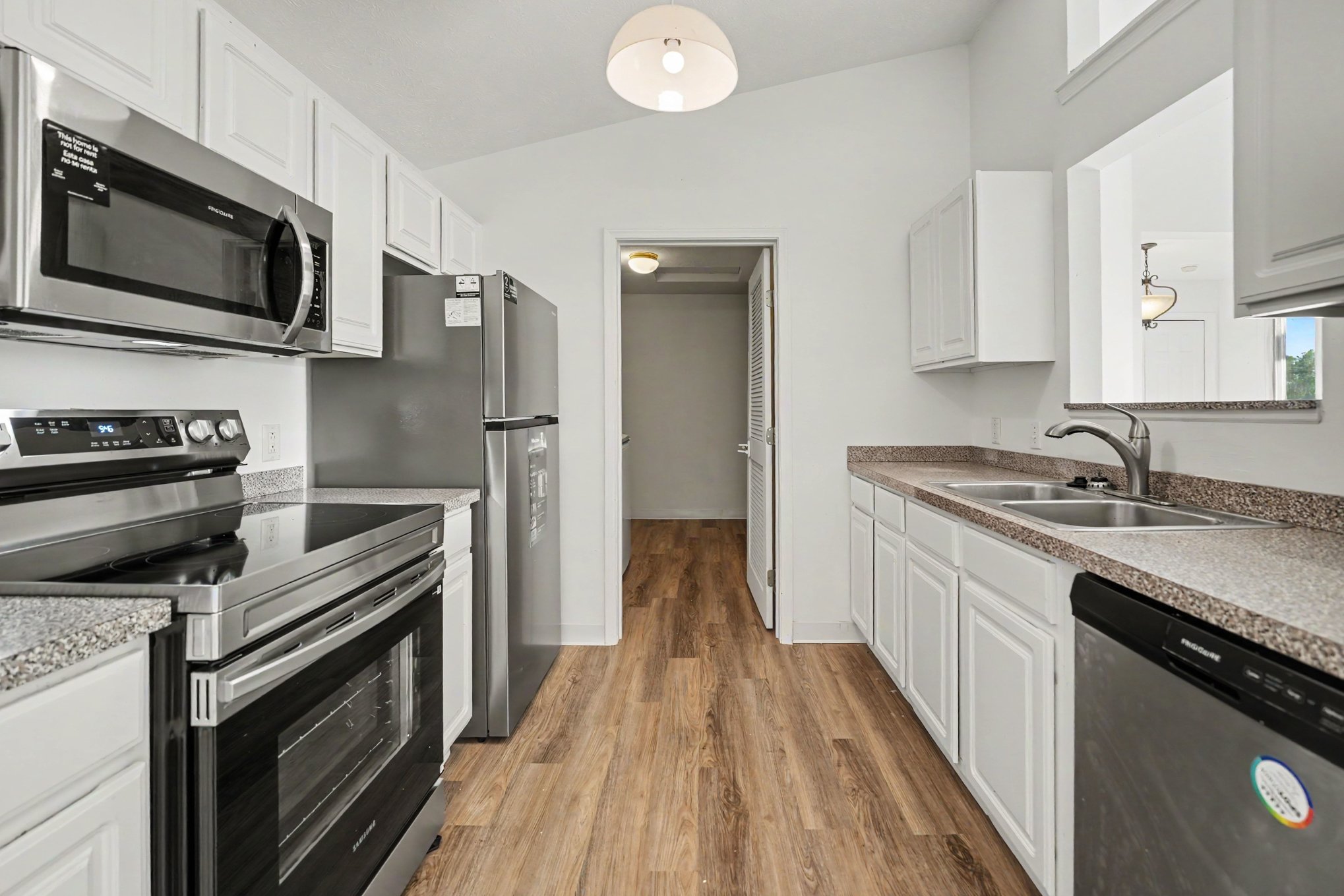 Photo 2 of 31 of 9673 Sylvan Ln, Concord Township, OH