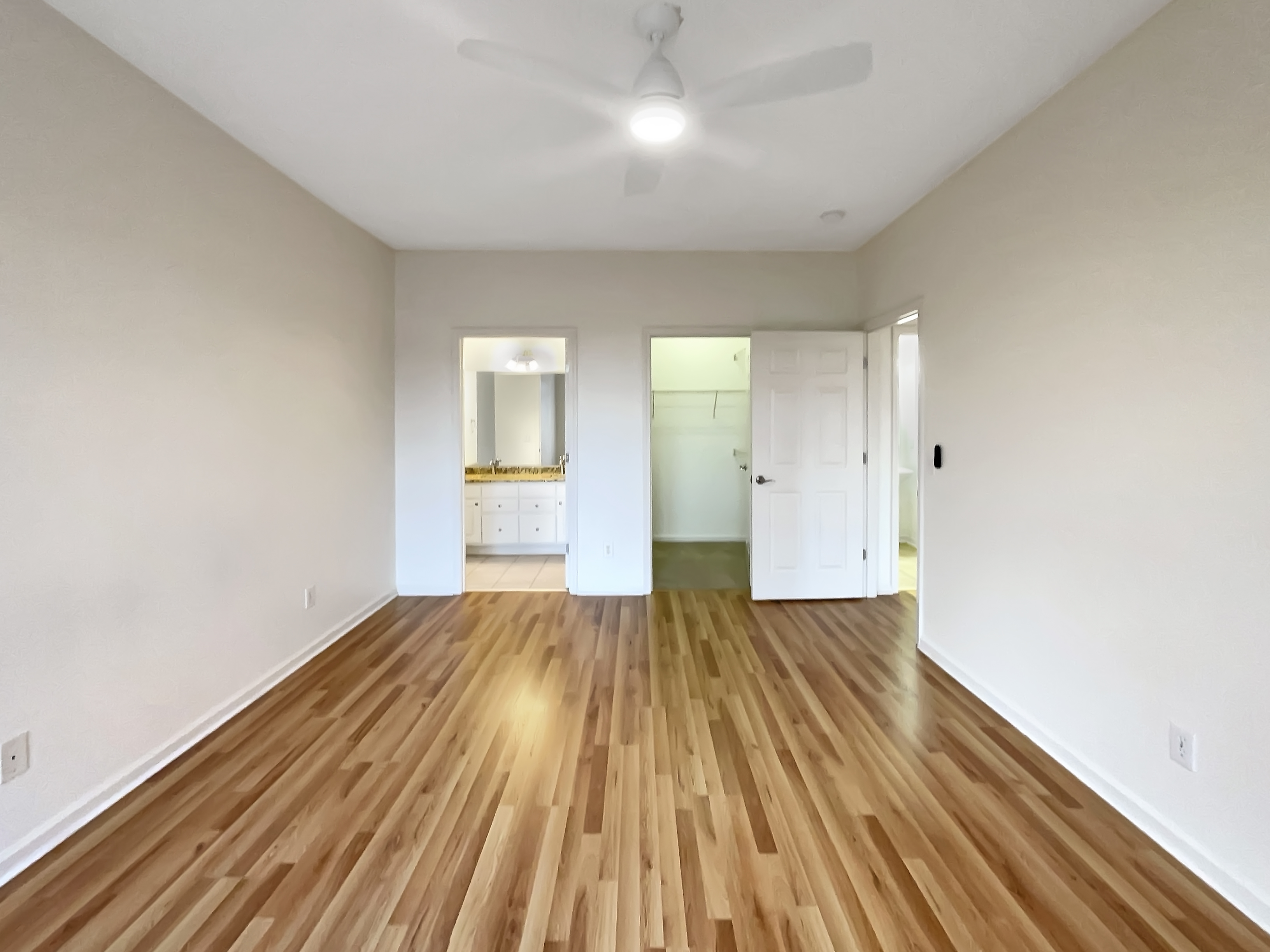 Photo 4 of 16 of 2501 Huntscroft Ln, Raleigh, NC
