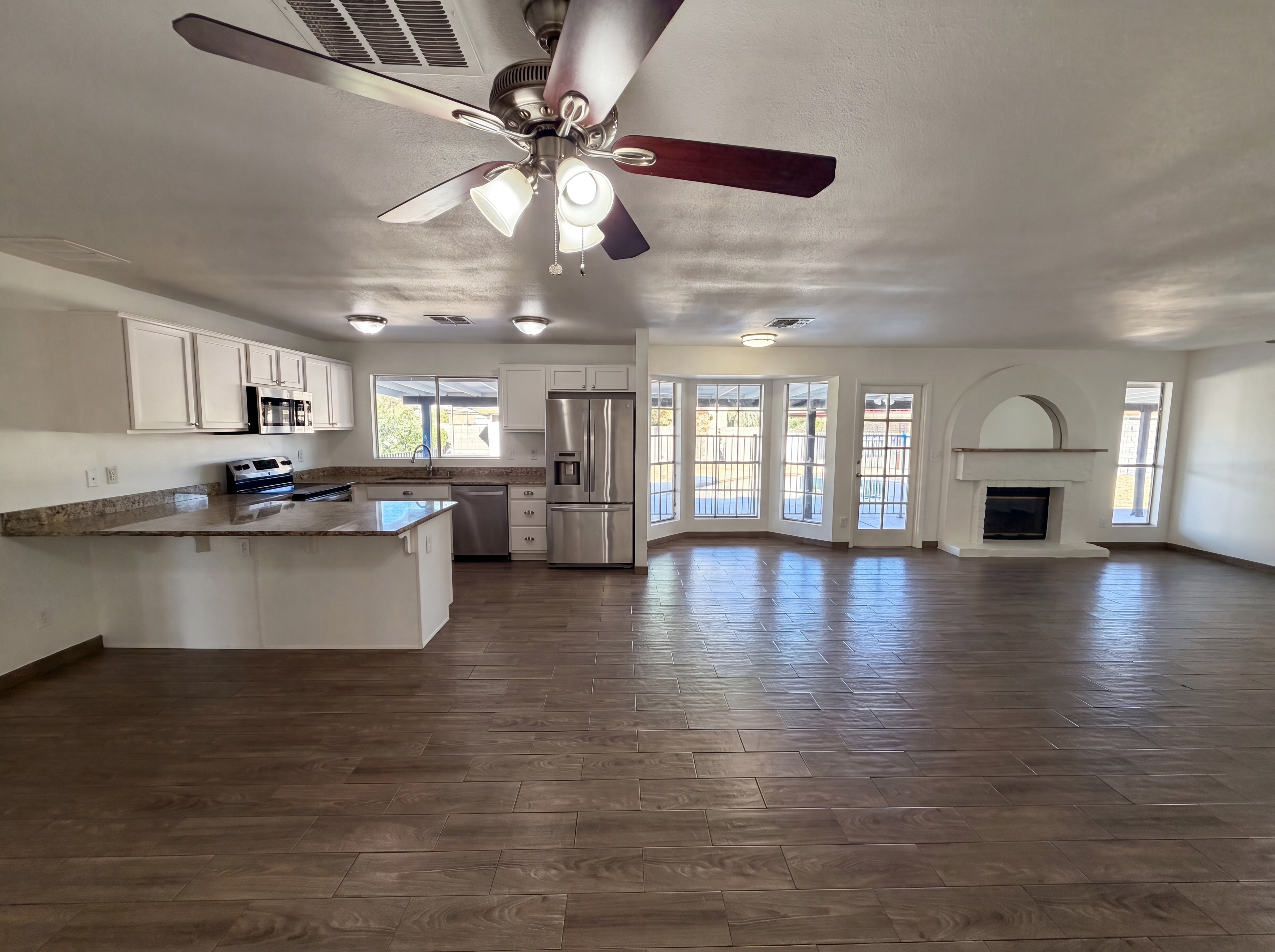 Photo 6 of 31 of 7120 W Leith Ln, Peoria, AZ