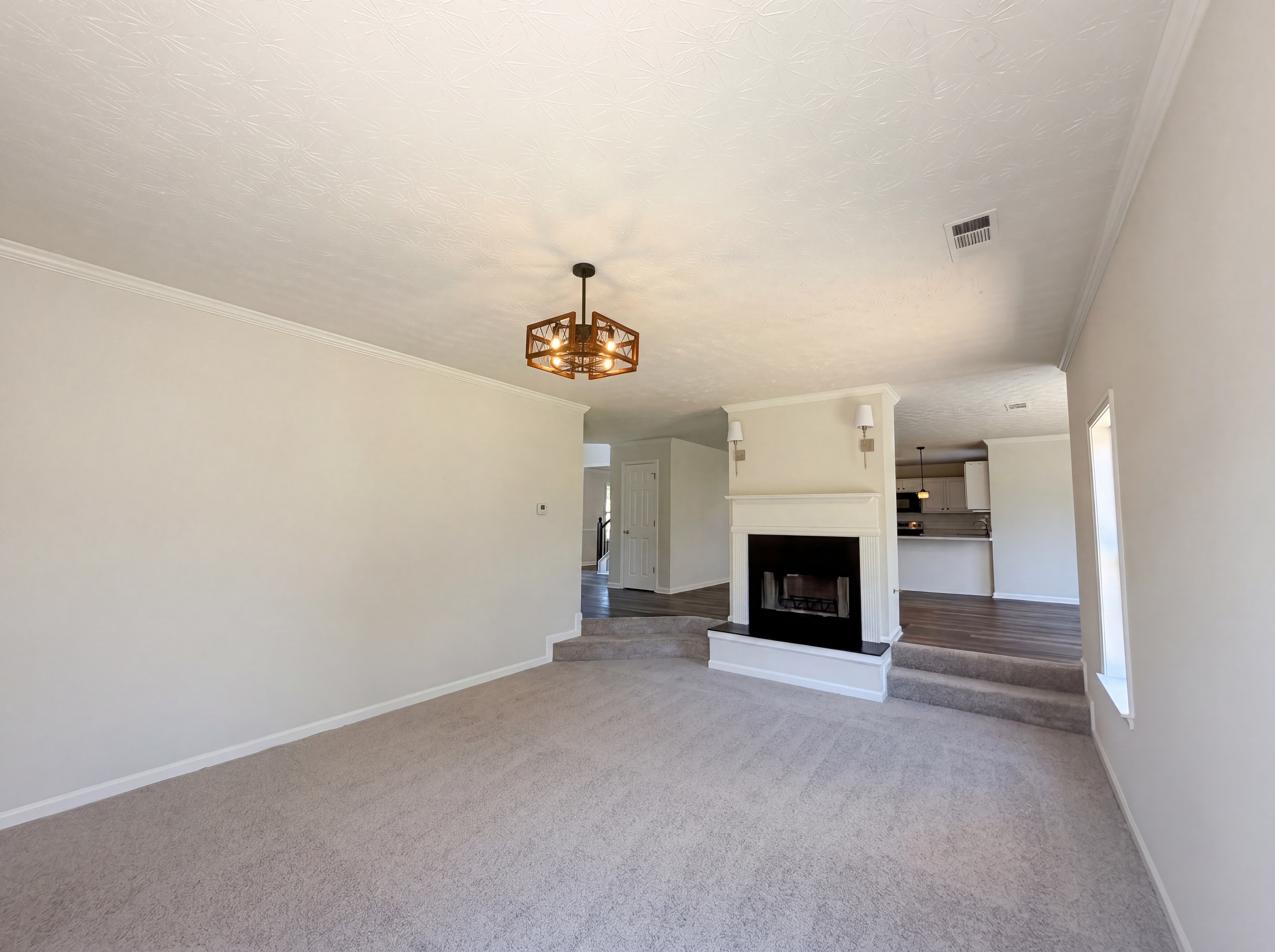Photo 8 of 25 of 2925 Lake Port Dr, Snellville, GA