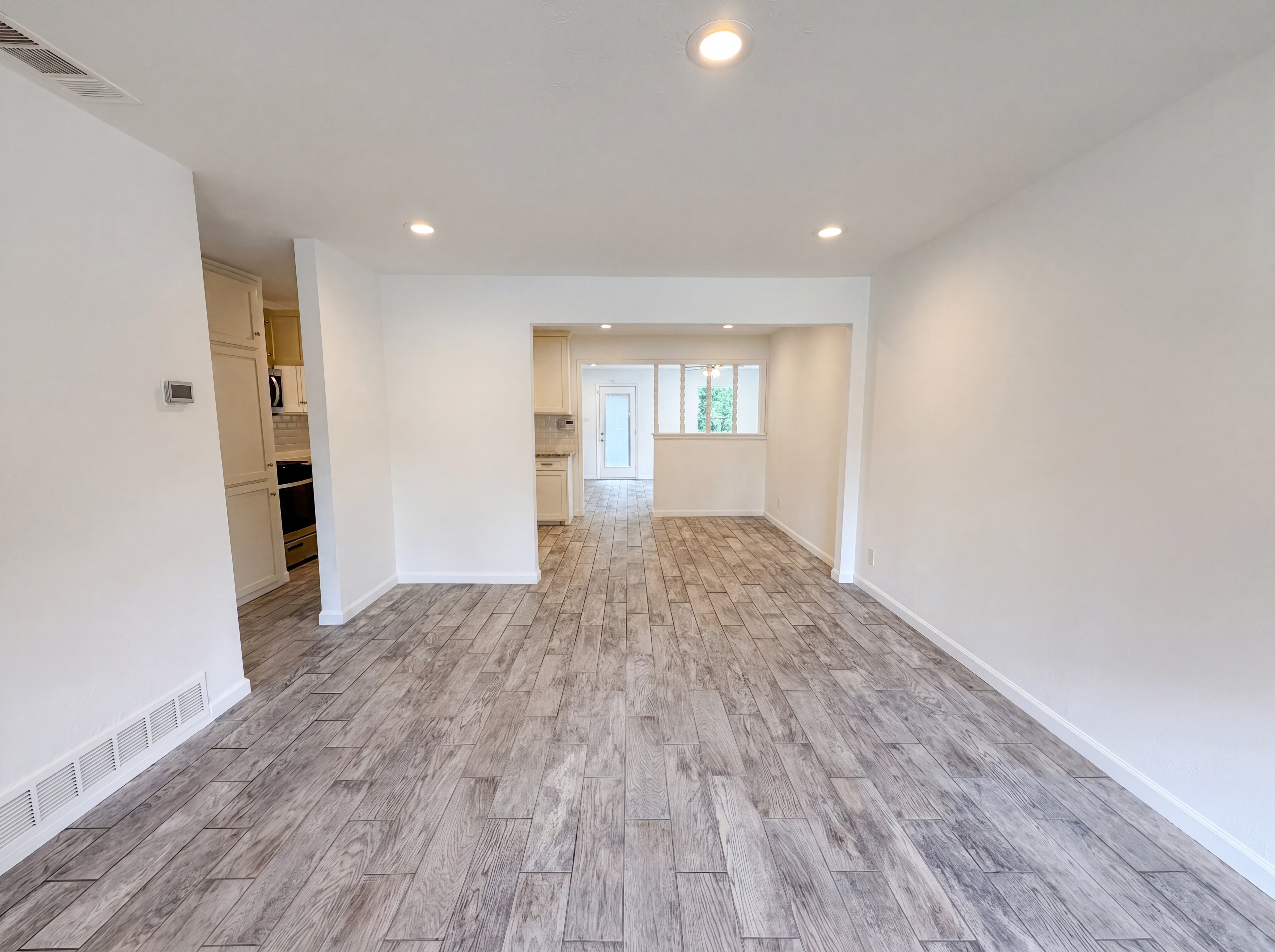 Photo 6 of 16 of 5412 Conroy St, Fort Worth, TX