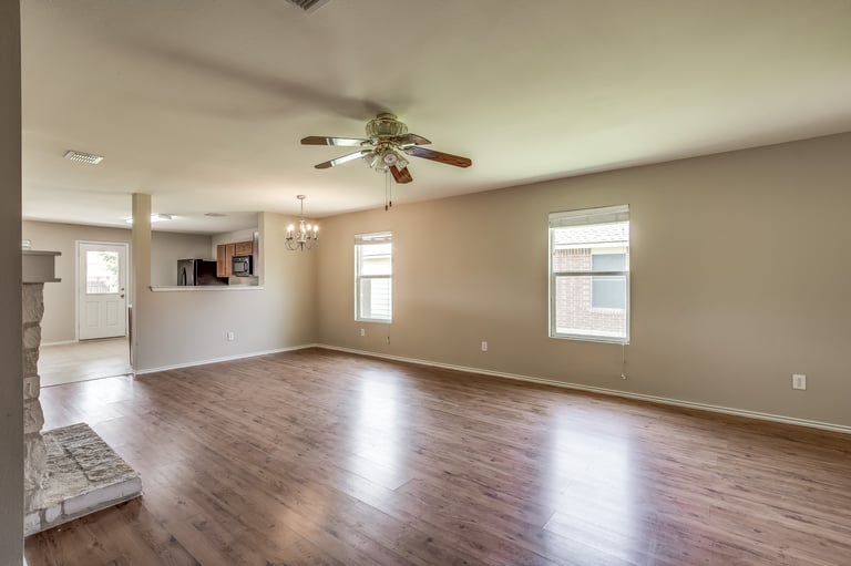 Photo 4 of 14 - 3003 Misty Way Dr, Wylie, TX 75098