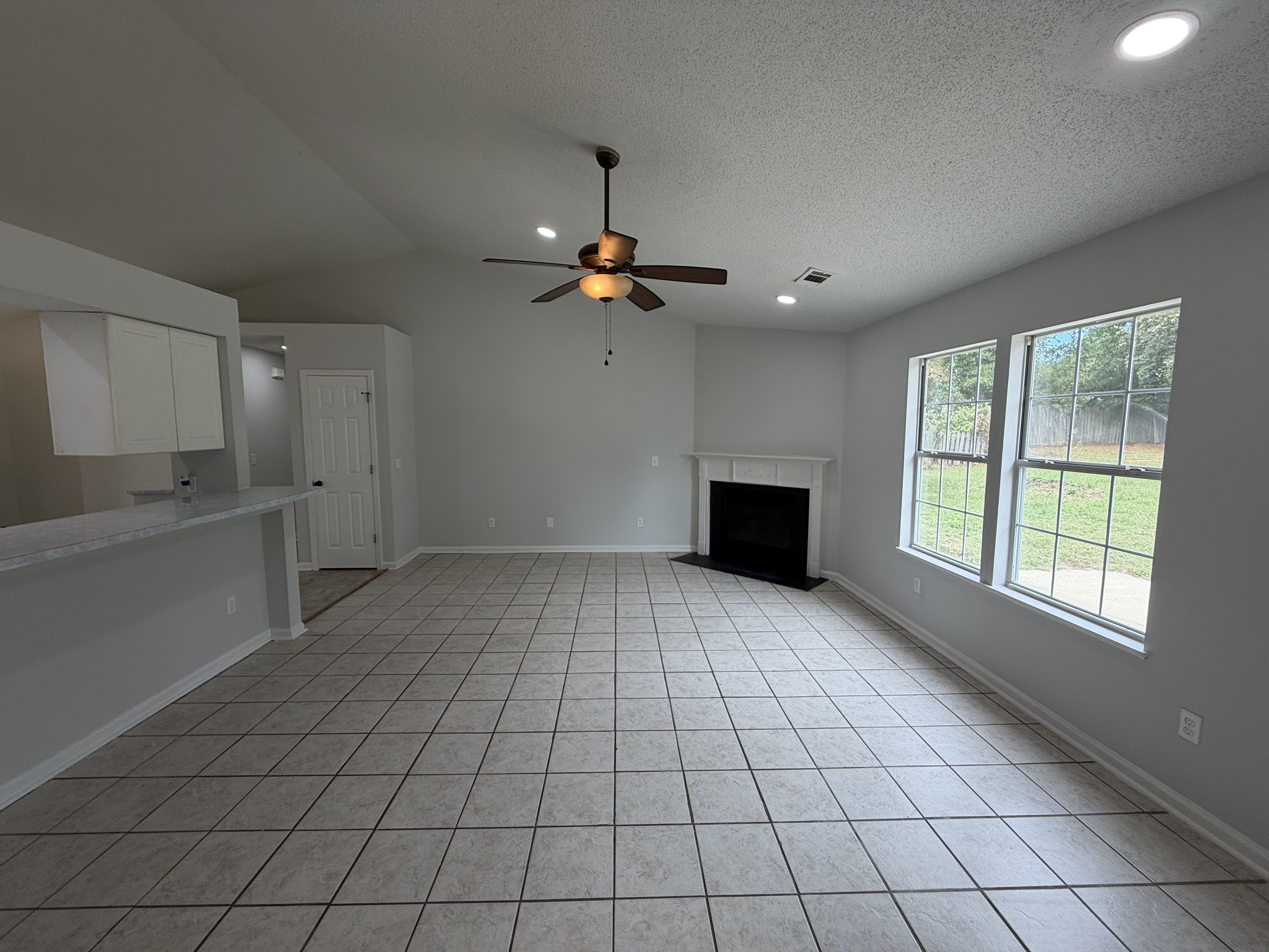Photo 3 of 50 of 305 Pebble Creek Ct, West Columbia, SC