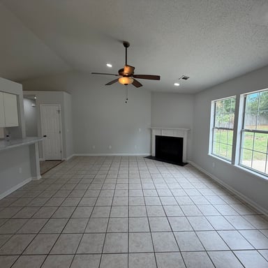 Property photo 3 of 305 Pebble Creek Ct