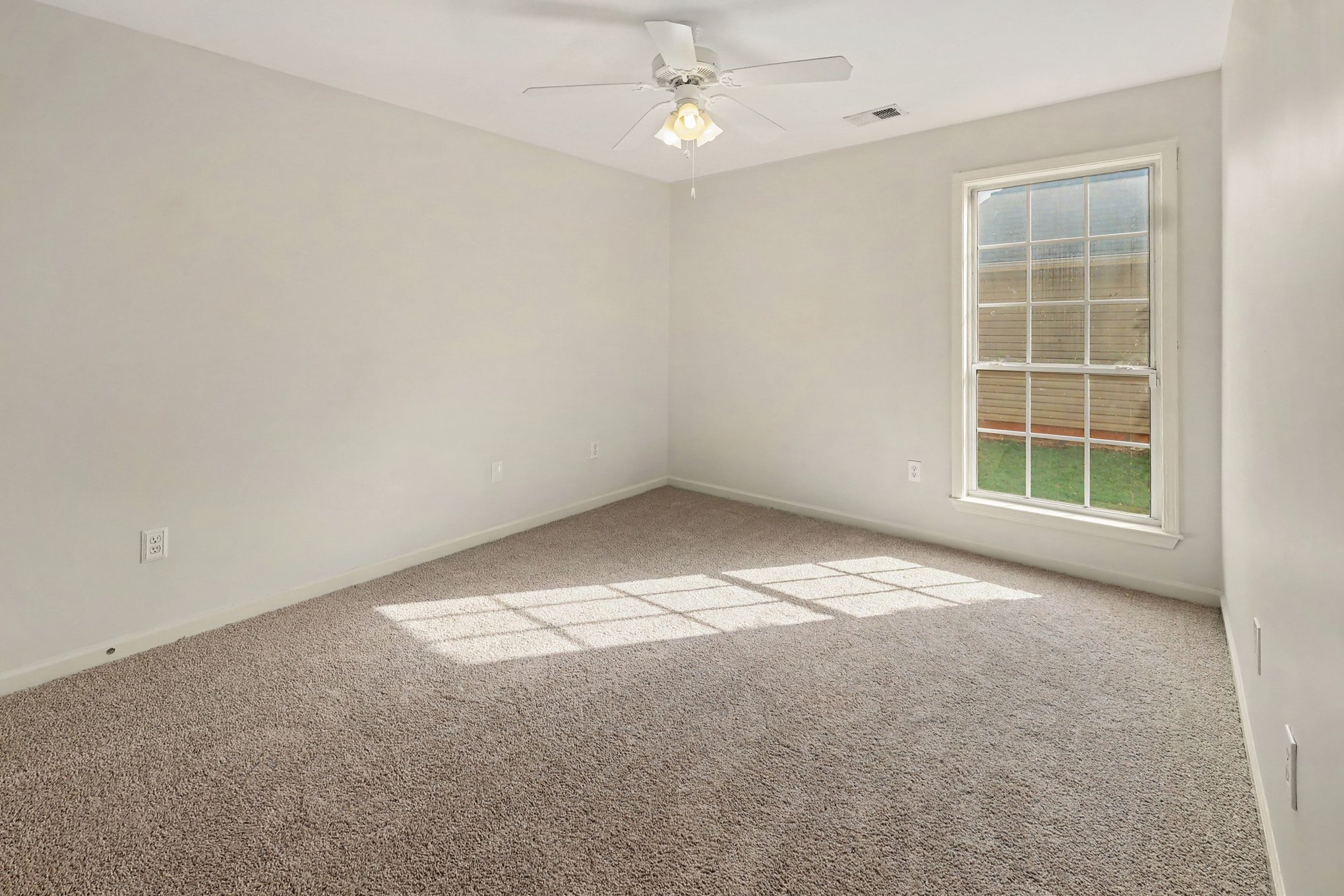 Photo 10 of 19 of 724 Barkley Cir, Alabaster, AL