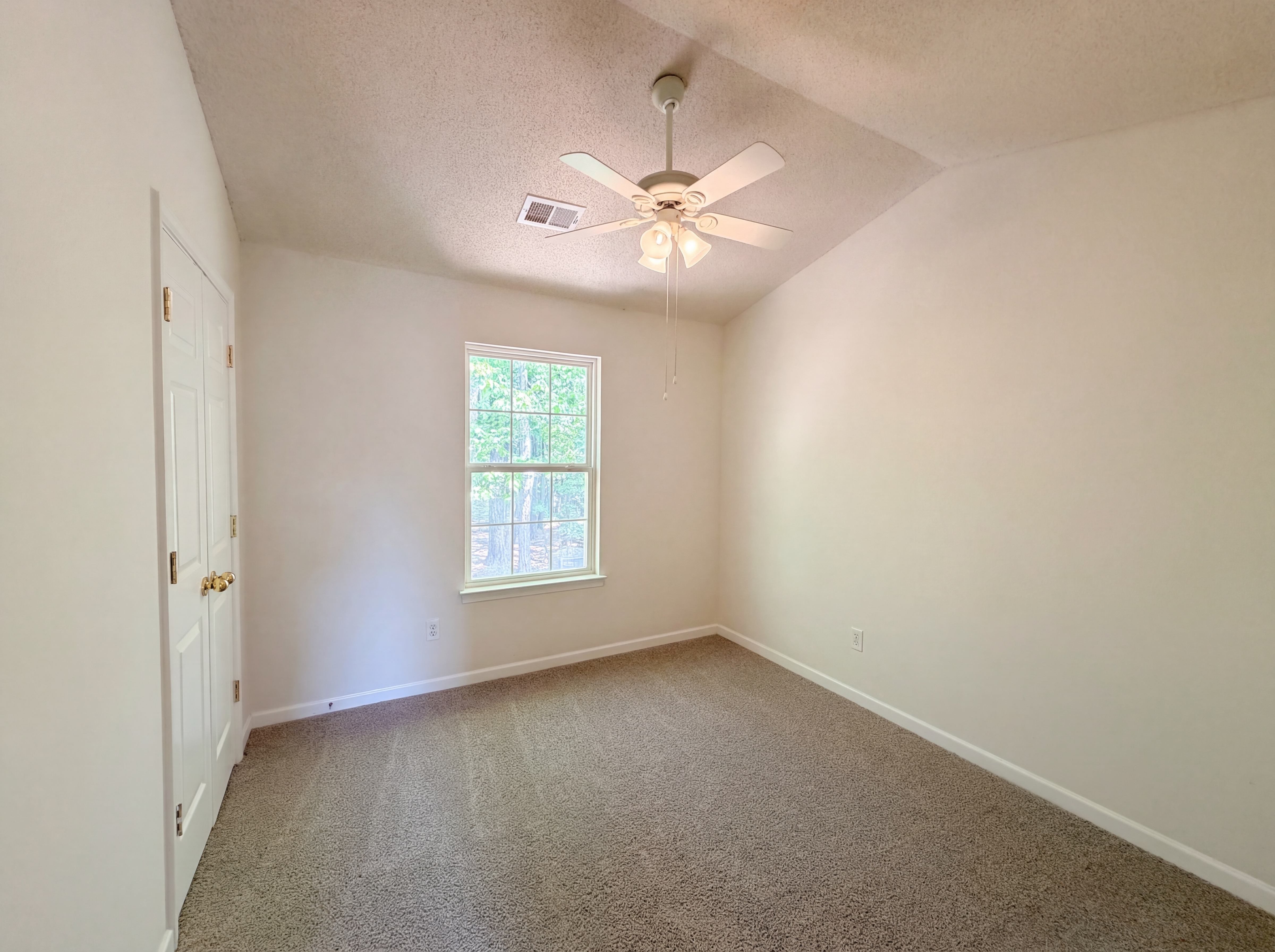 Photo 16 of 25 of 172 Watercress Ct, Stockbridge, GA