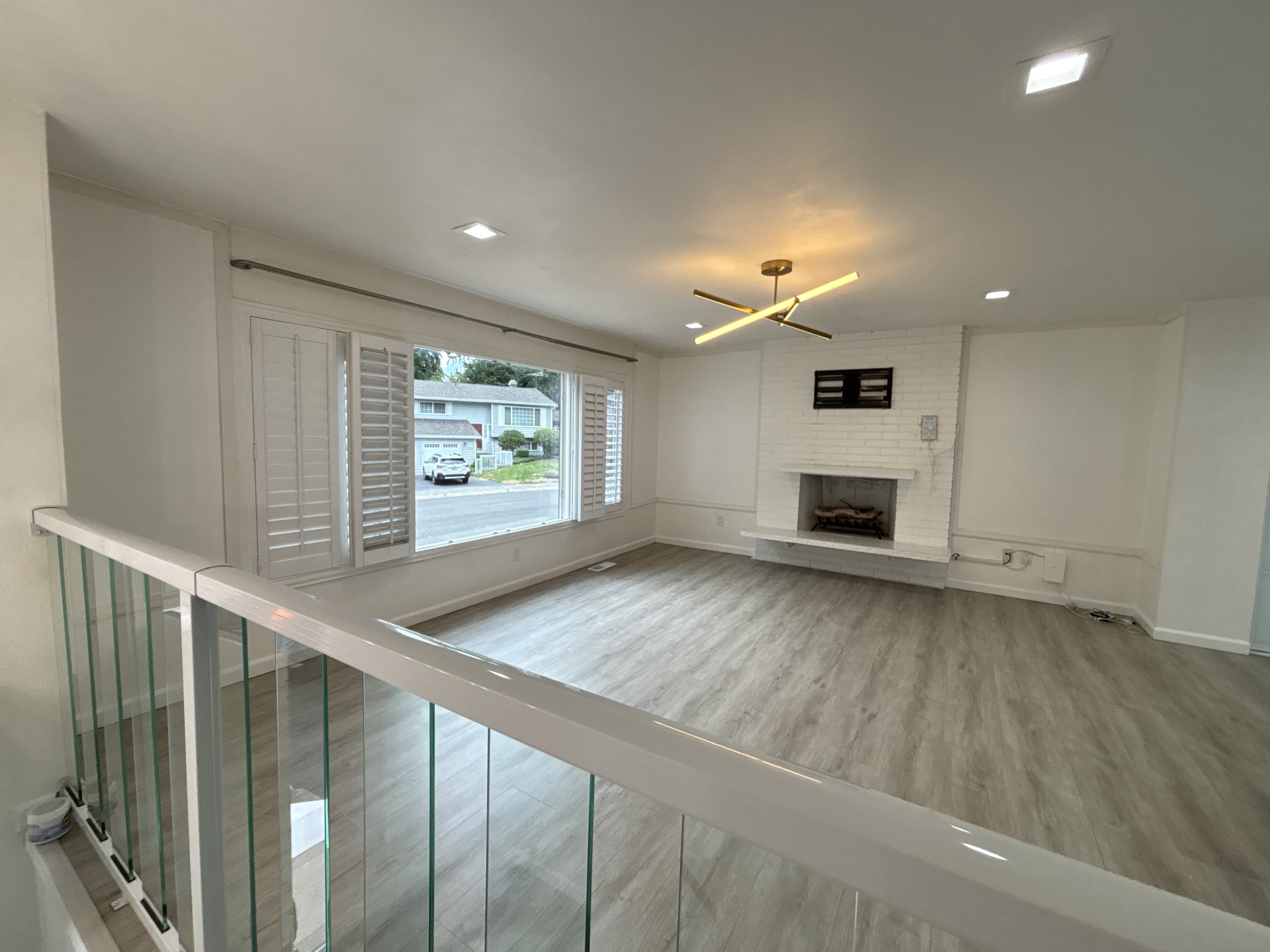 Photo 3 of 29 of 9232 NE 139th St, Kirkland, WA