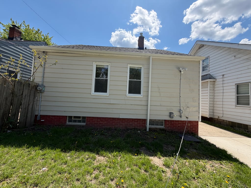 Photo 5 of 19 of 17409 Mapleboro Ave, Maple Heights, OH