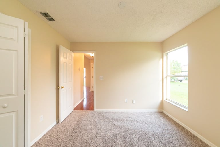 Photo 13 of 18 - 106 London Fog Way, Sanford, FL 32771