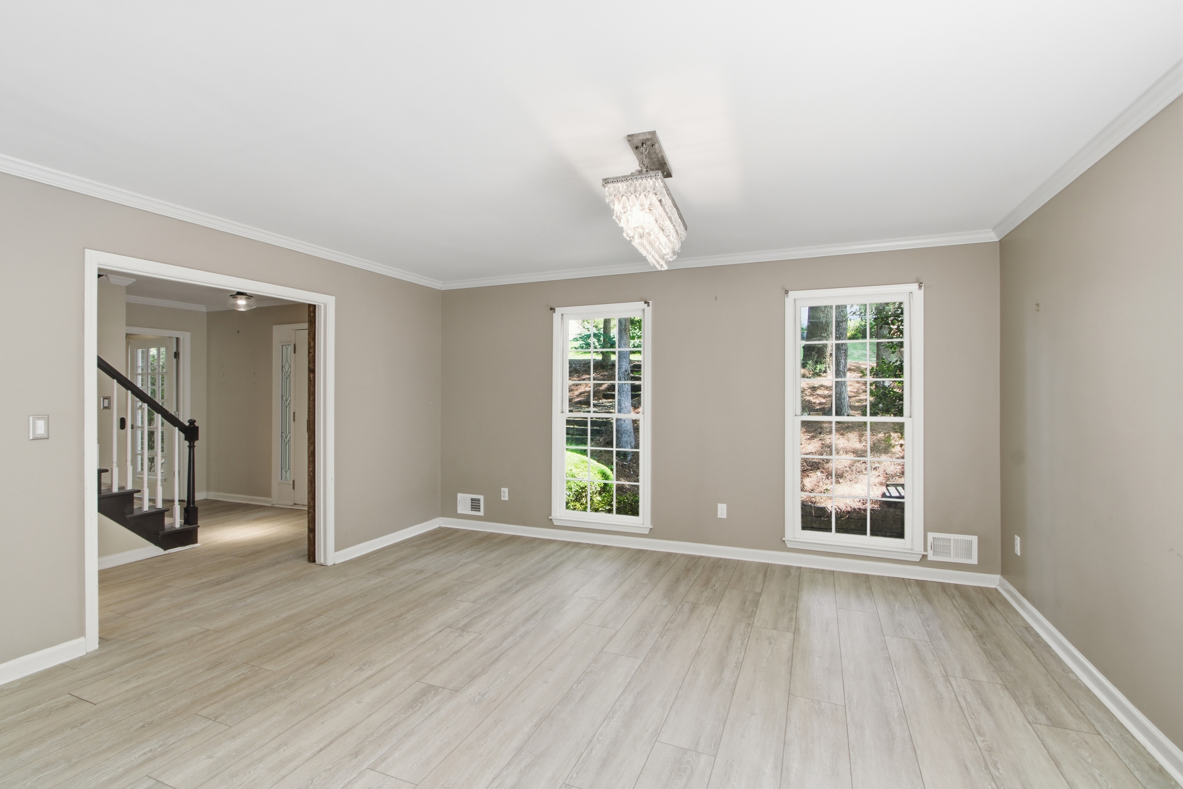 Photo 11 of 46 of 4003 Oakview Ct, Alpharetta, GA