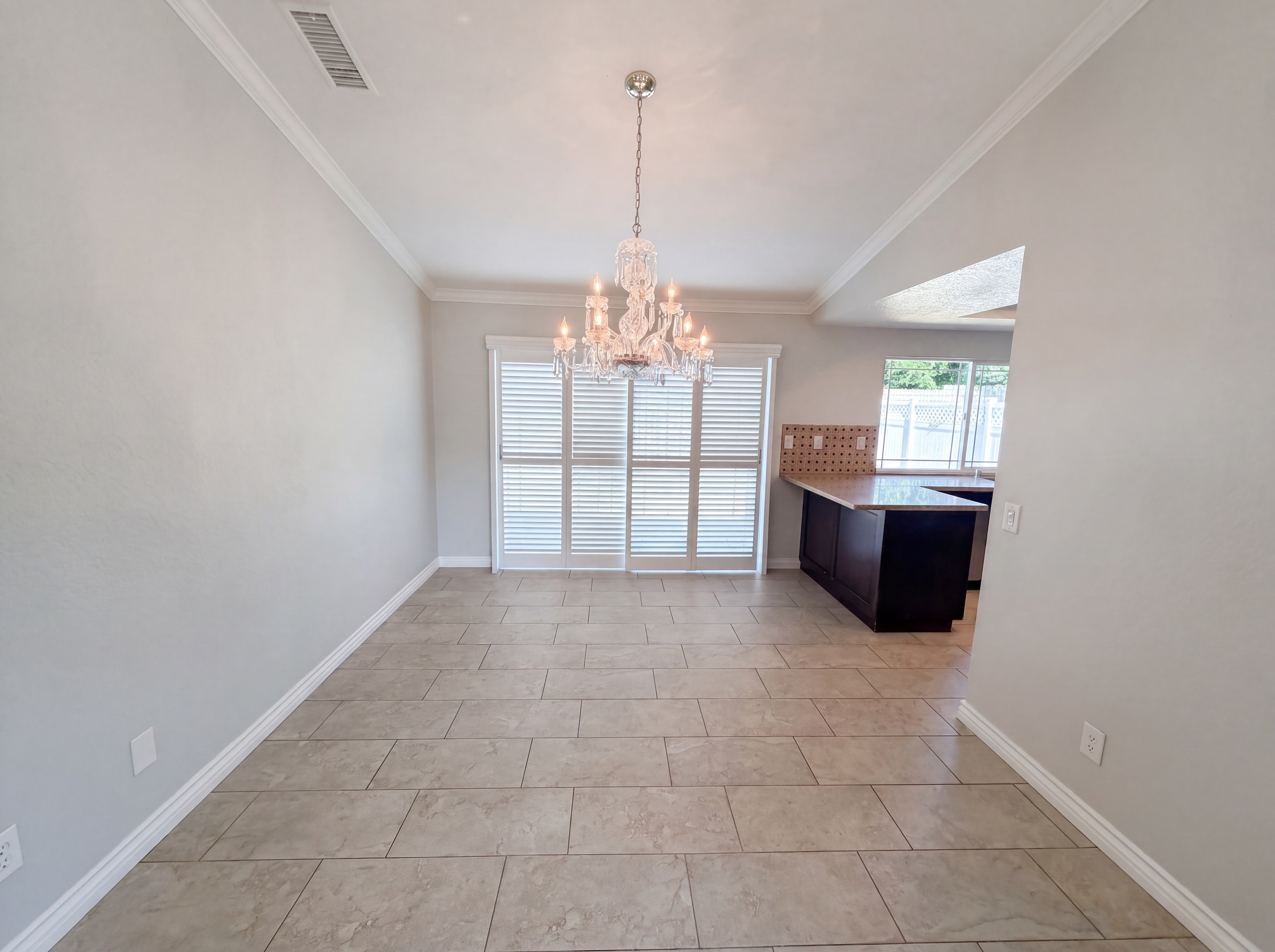 Photo 7 of 20 of 4365 Northcroft Rd, Jurupa Valley, CA