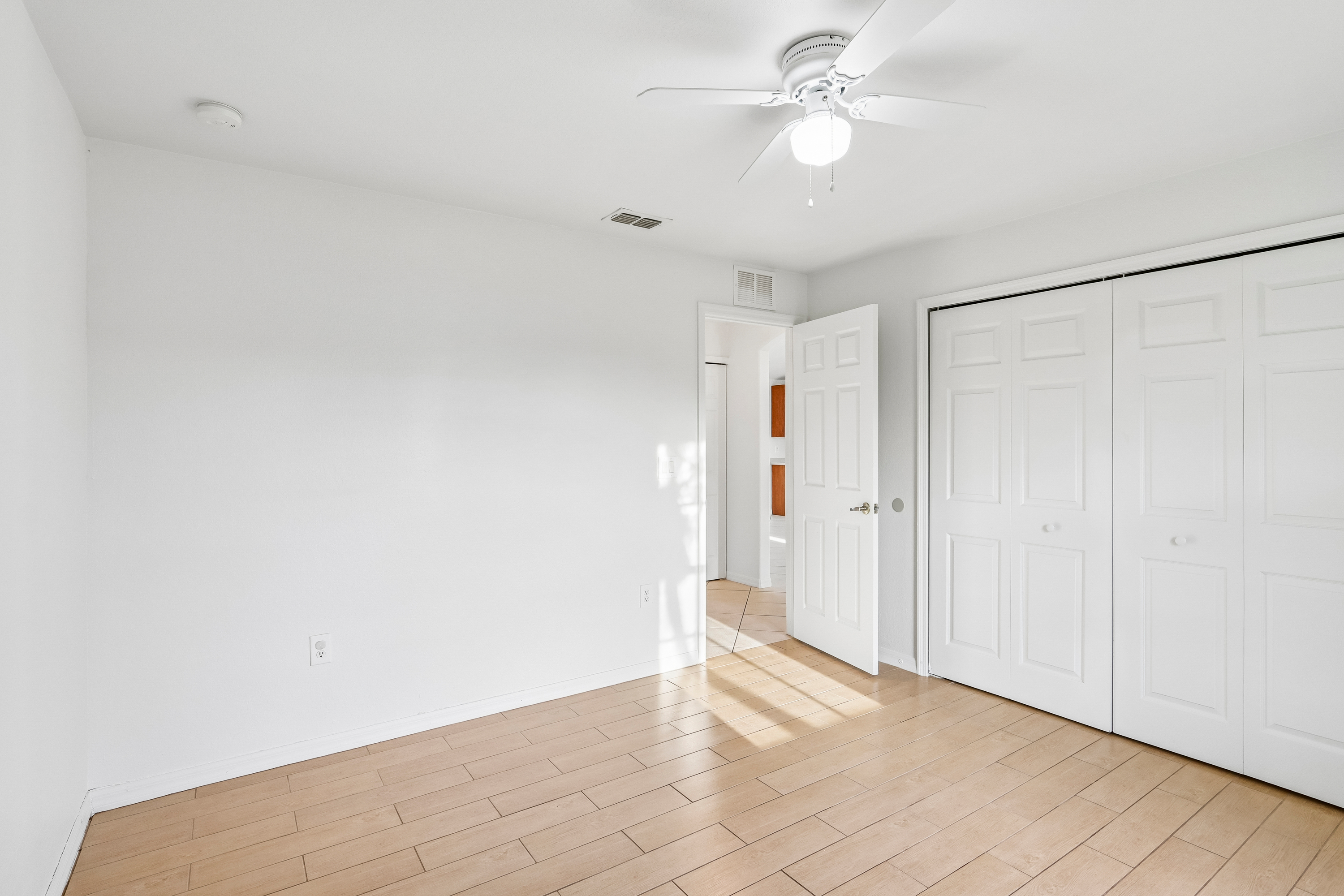 Photo 13 of 18 of 1136 SW 18th Ct, Cape Coral, FL