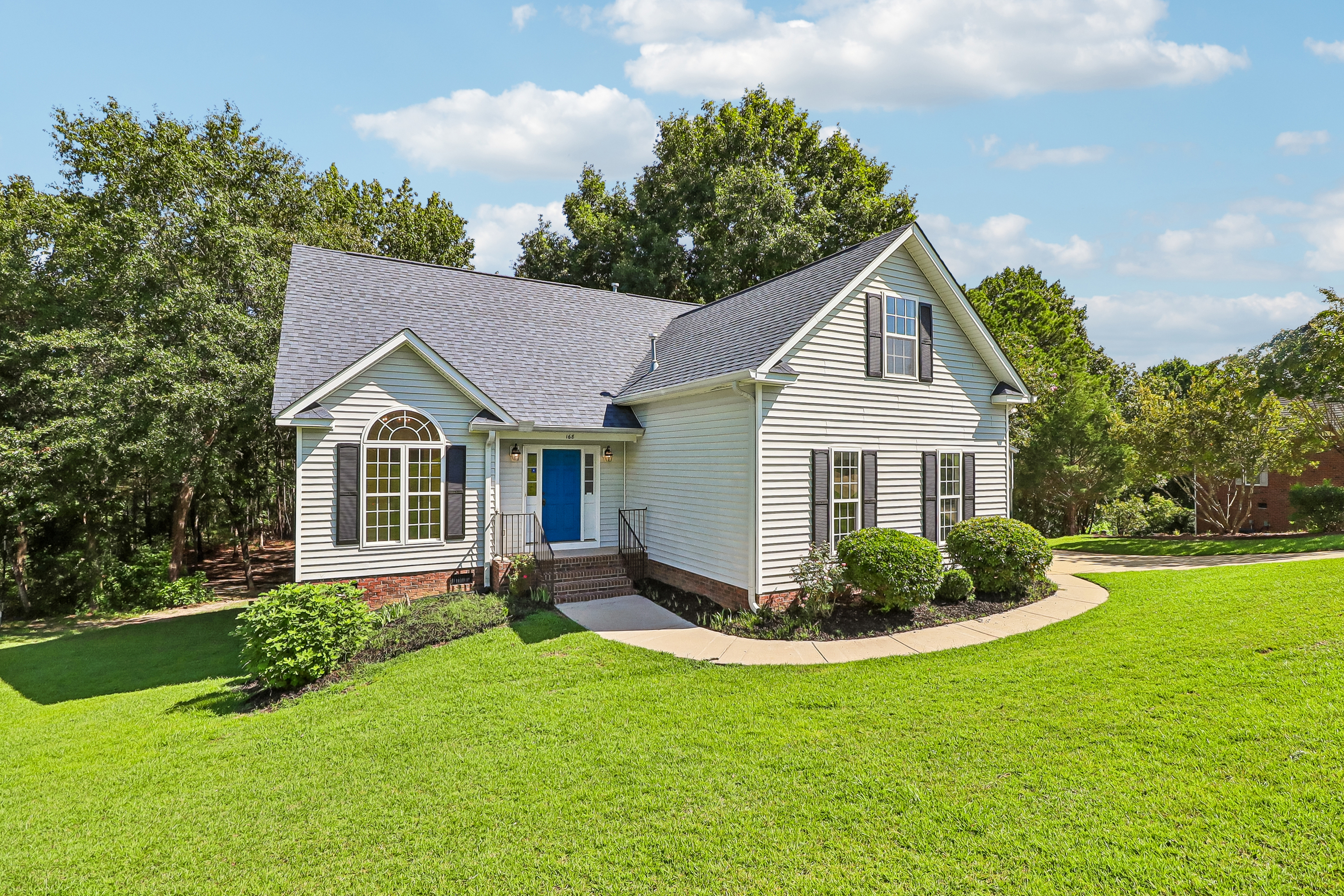 Photo 8 of 44 of 168 Hollow Tree Ct, Lugoff, SC