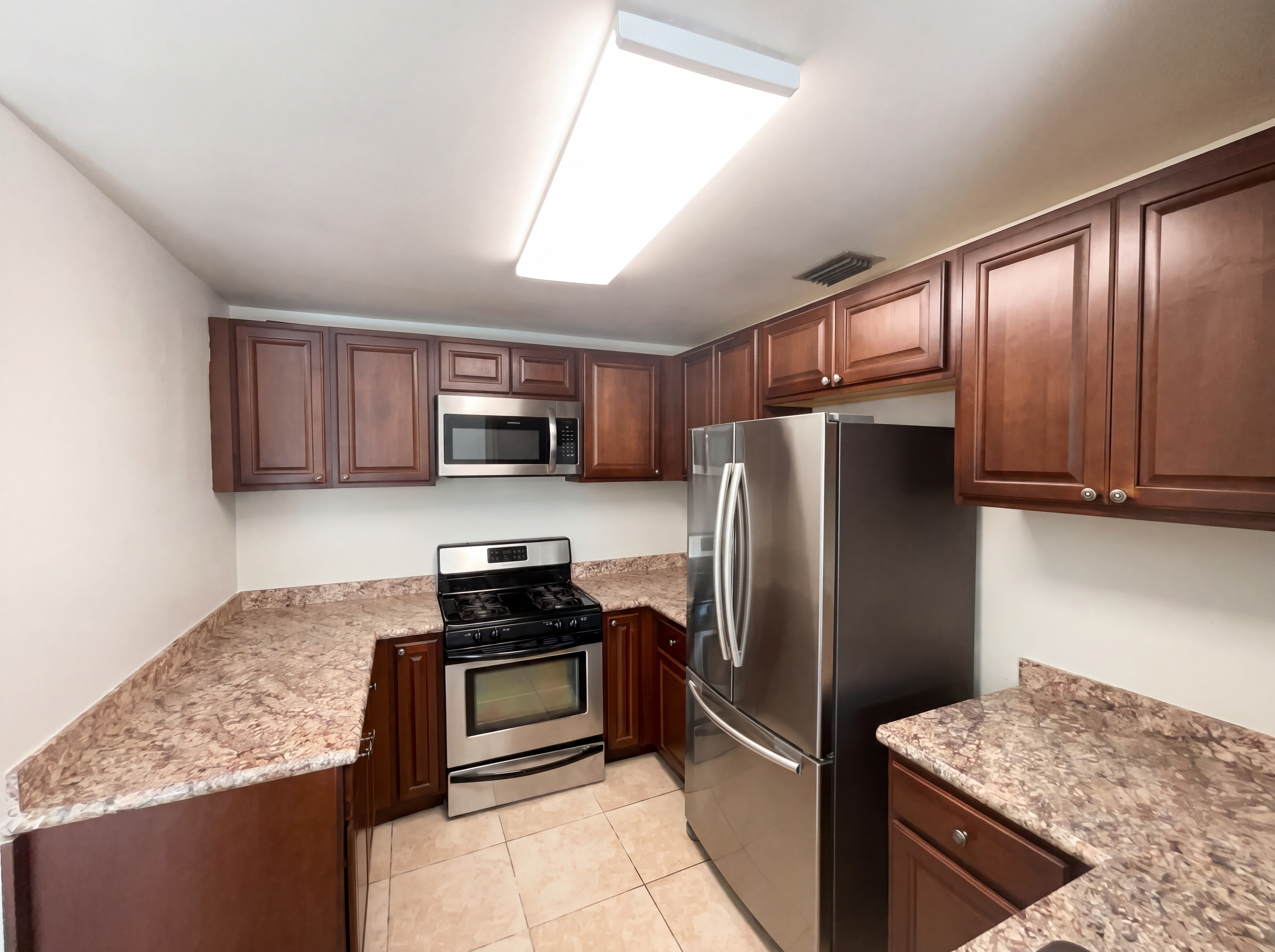 Photo 2 of 23 of 1015 Westside Dr, Winter Garden, FL