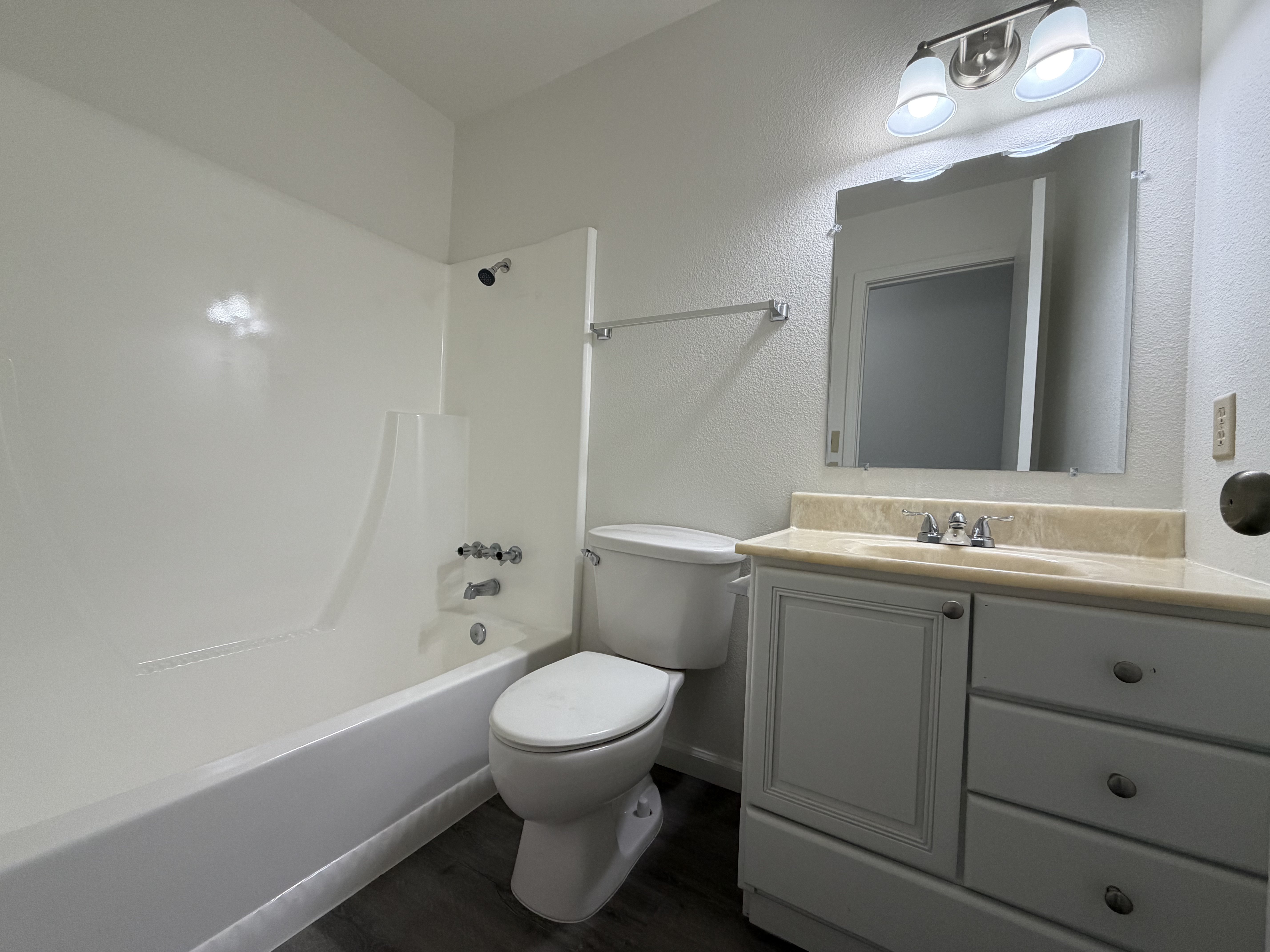 Photo 18 of 28 of 9149 Starina Way, Sacramento, CA