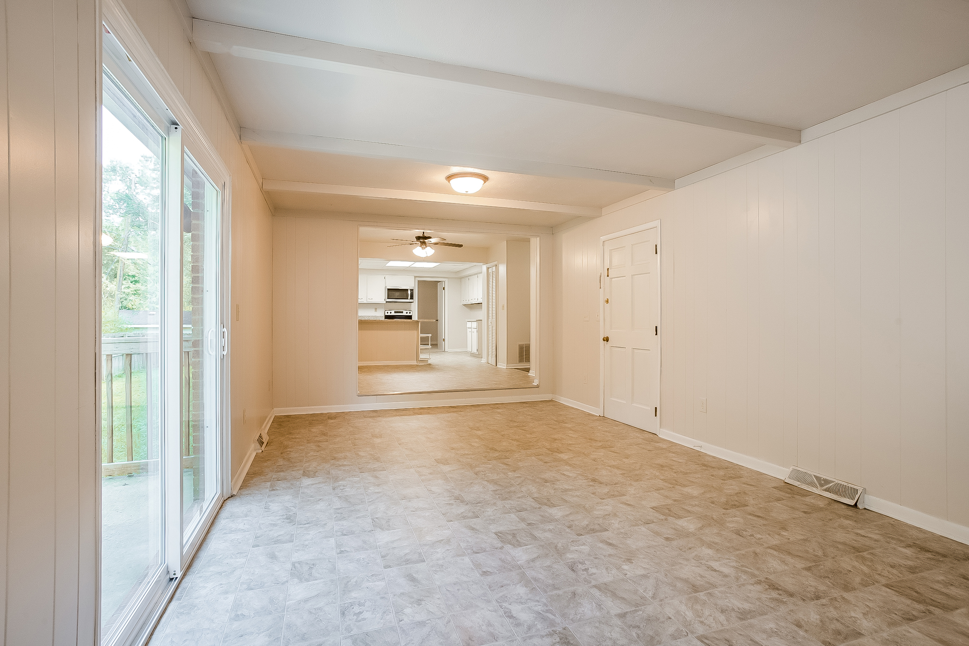 Photo 6 of 22 of 214 Meadow Ln, La Follette, TN