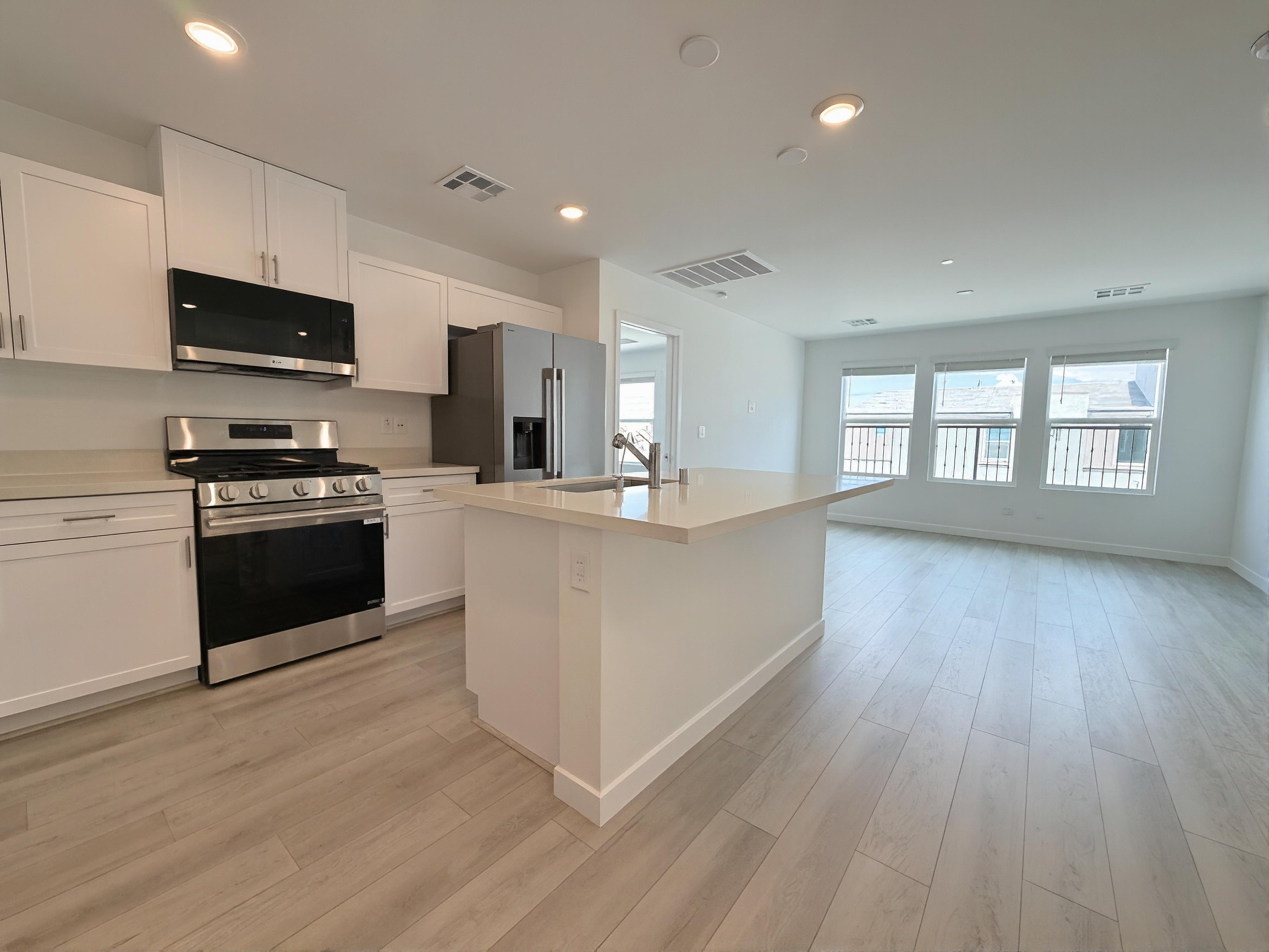 Photo 10 of 27 of 543 Bellum Dr, Henderson, NV