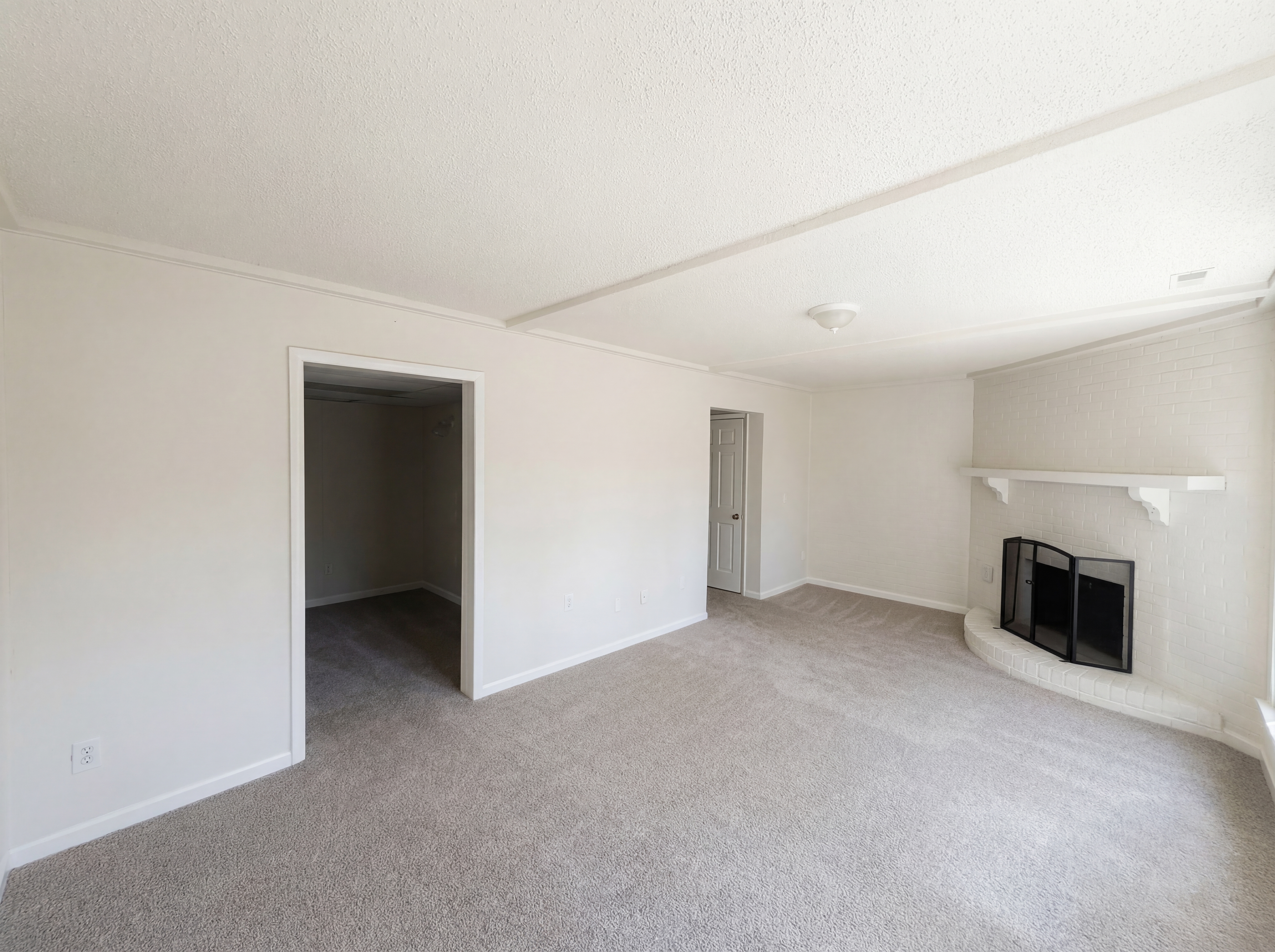 Photo 13 of 23 of 4050 Huntingreen Ln, Winston Salem, NC