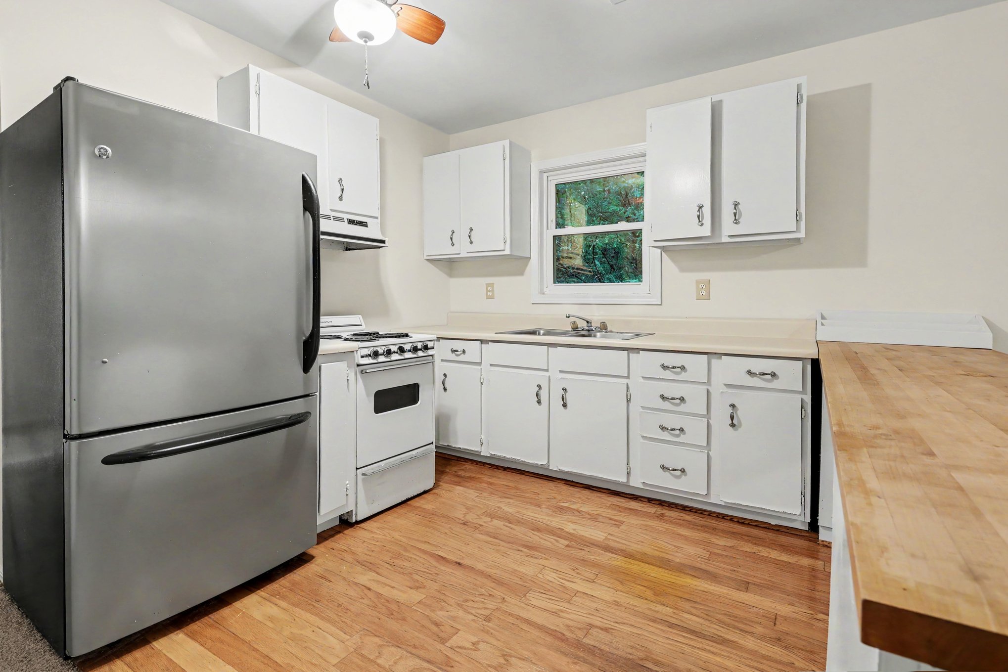 Photo 2 of 17 of 784 Beaver Lake Dr, Ellijay, GA