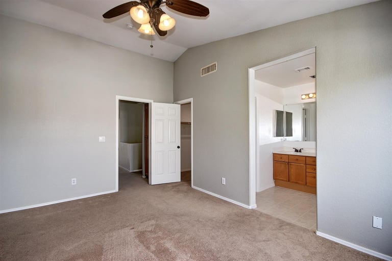 Photo 13 of 23 - 1109 W Mango Dr, Gilbert, AZ 85233