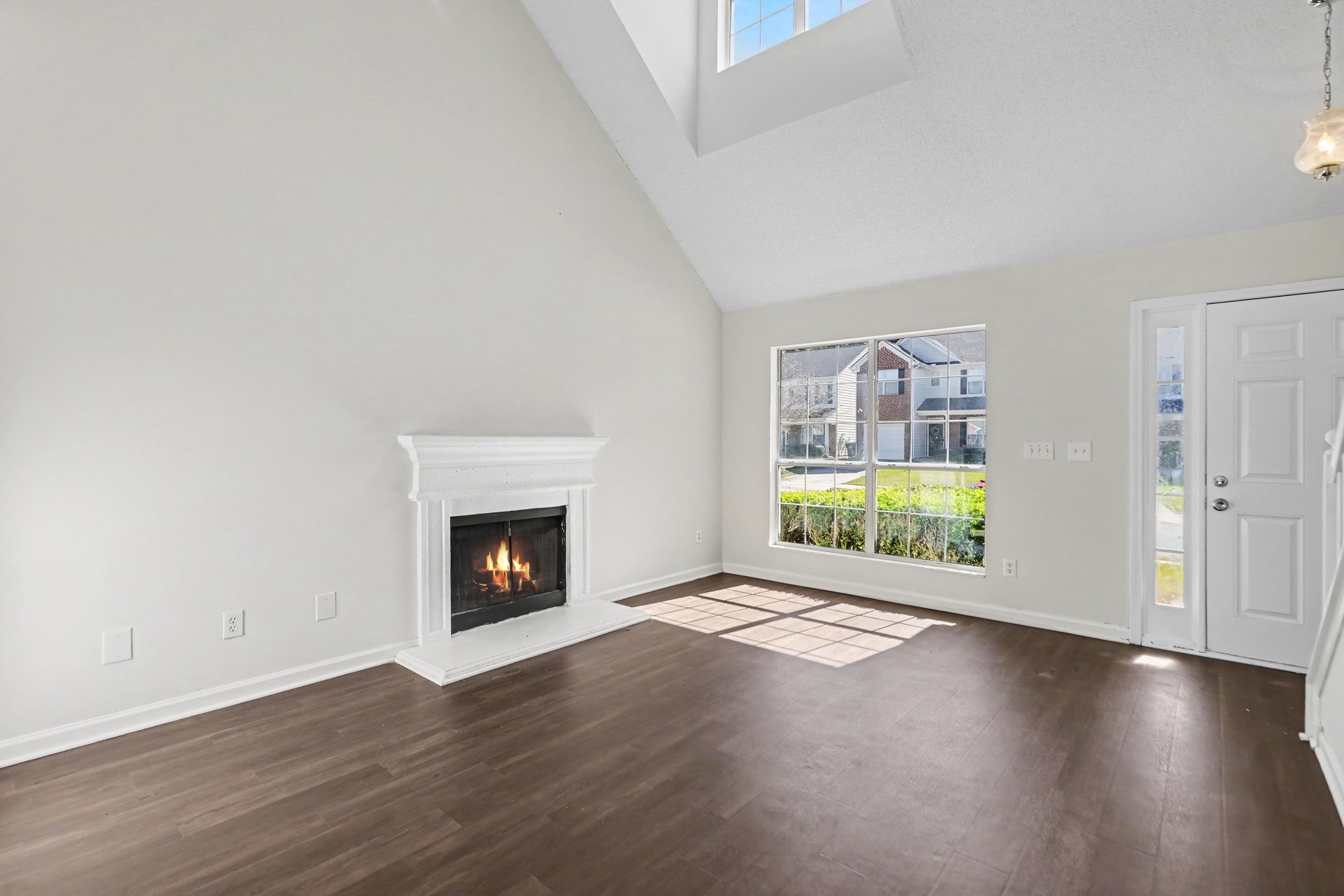 Photo 6 of 23 of 4131 Ravenwood Ct, Union City, GA