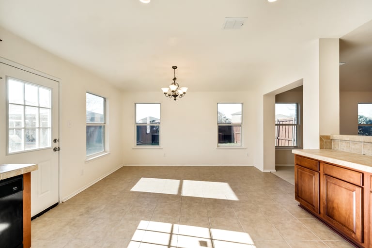 Photo 18 of 30 - 14836 S Spring Ridge Cir, Balch Springs, TX 75180