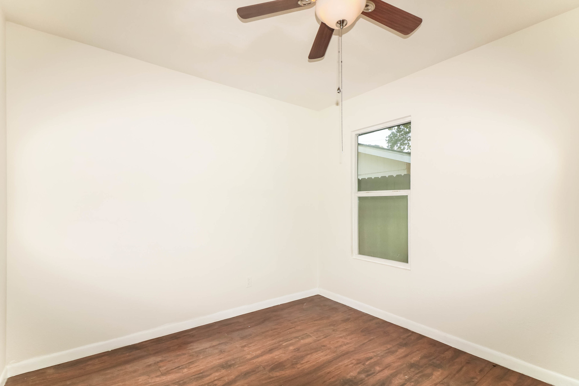Photo 11 of 21 of 306 N Houston St, Aransas Pass, TX