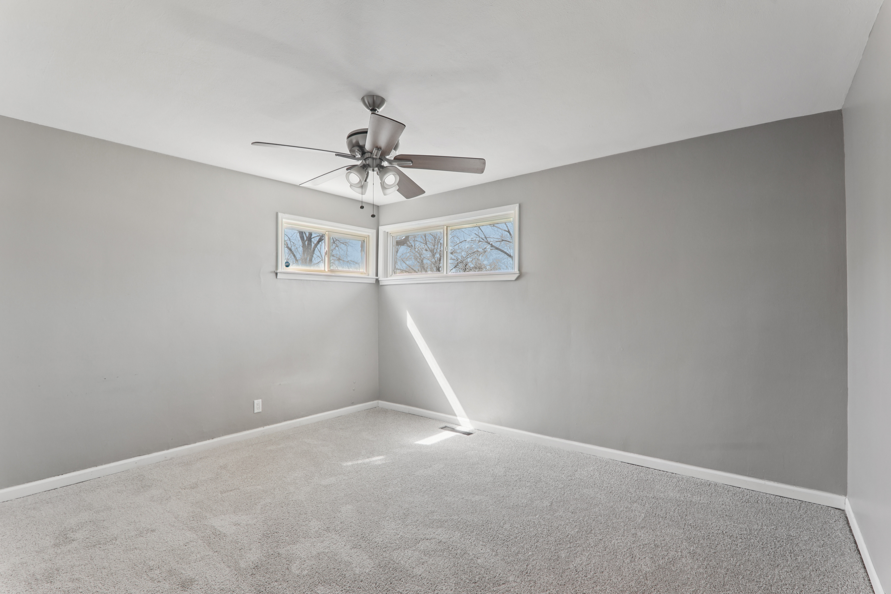 Photo 9 of 30 of 17303 Greenbay Ave, Lansing, IL