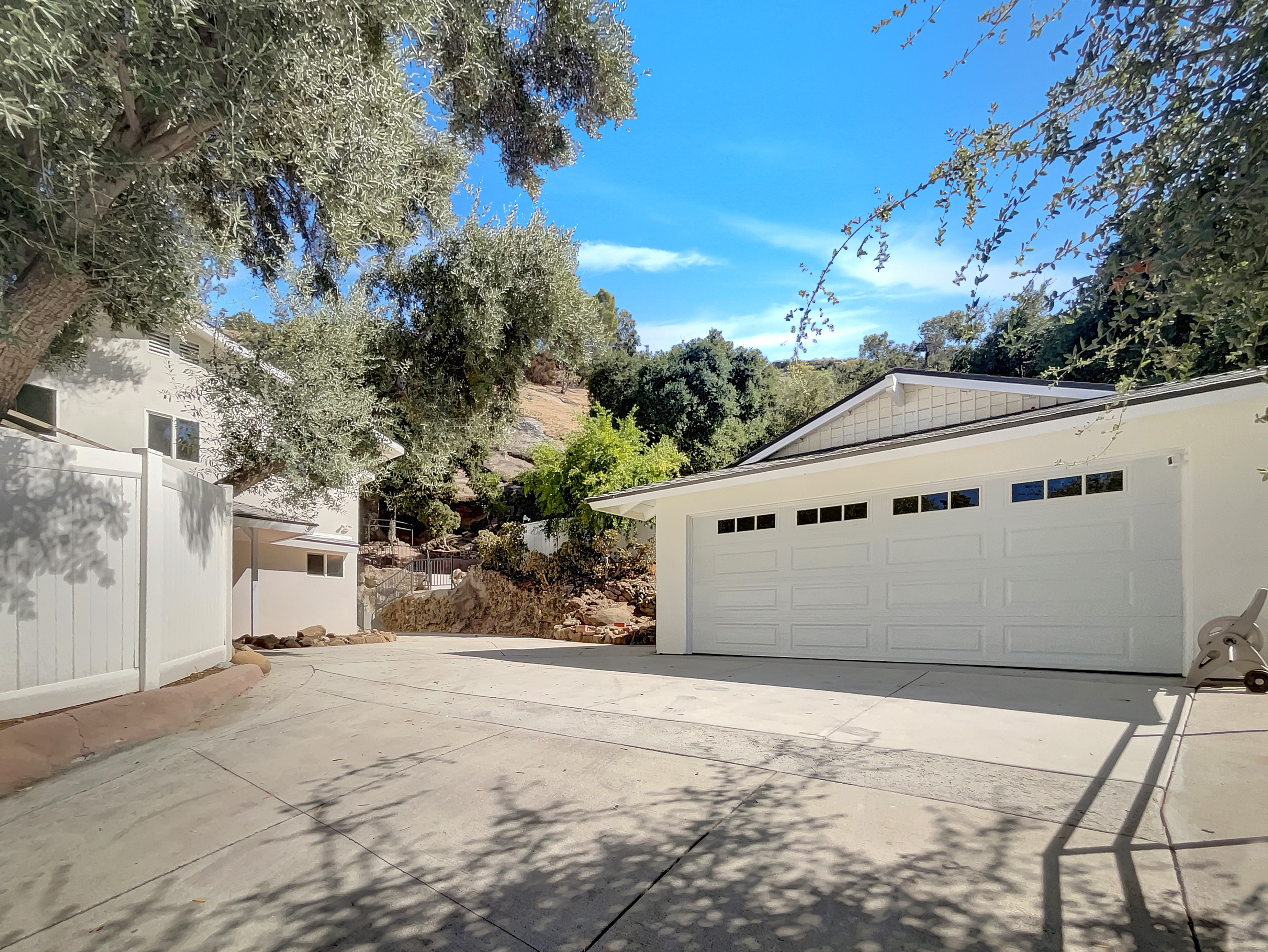 Photo 23 of 25 of 6440 Clear Springs Rd, Simi Valley, CA
