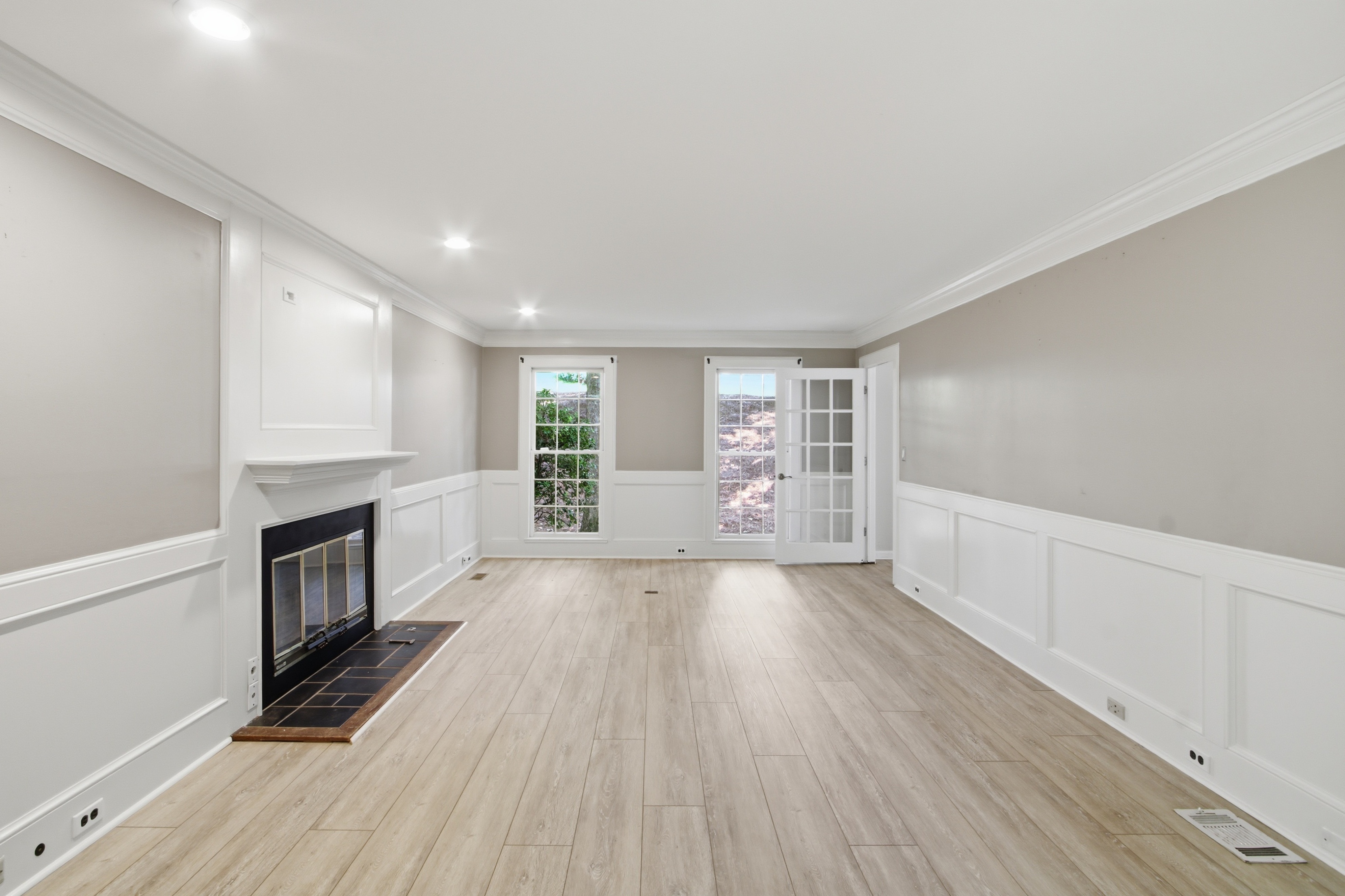 Photo 3 of 46 of 4003 Oakview Ct, Alpharetta, GA