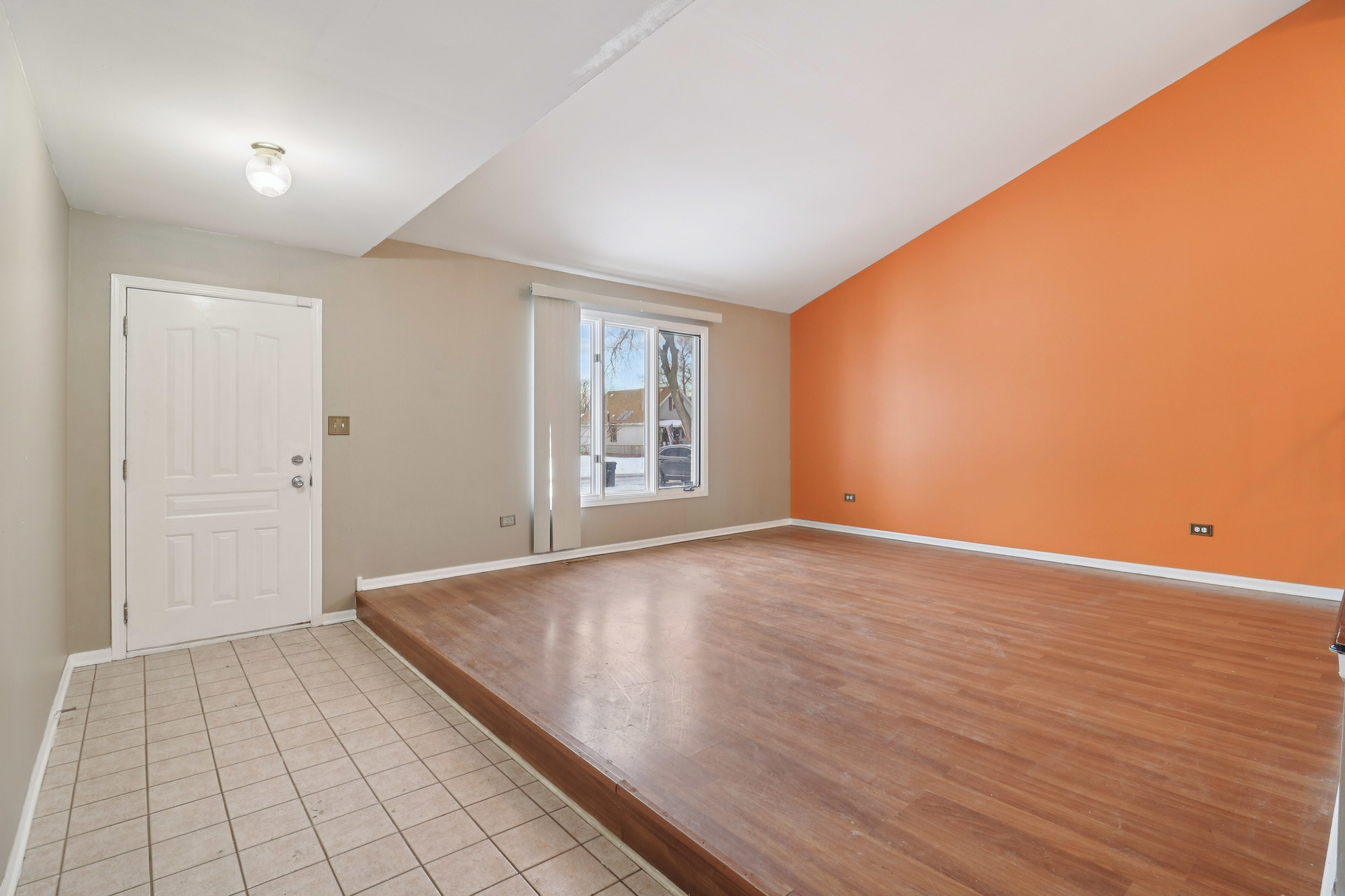 Photo 10 of 37 of 16627 Carse Ave, Harvey, IL