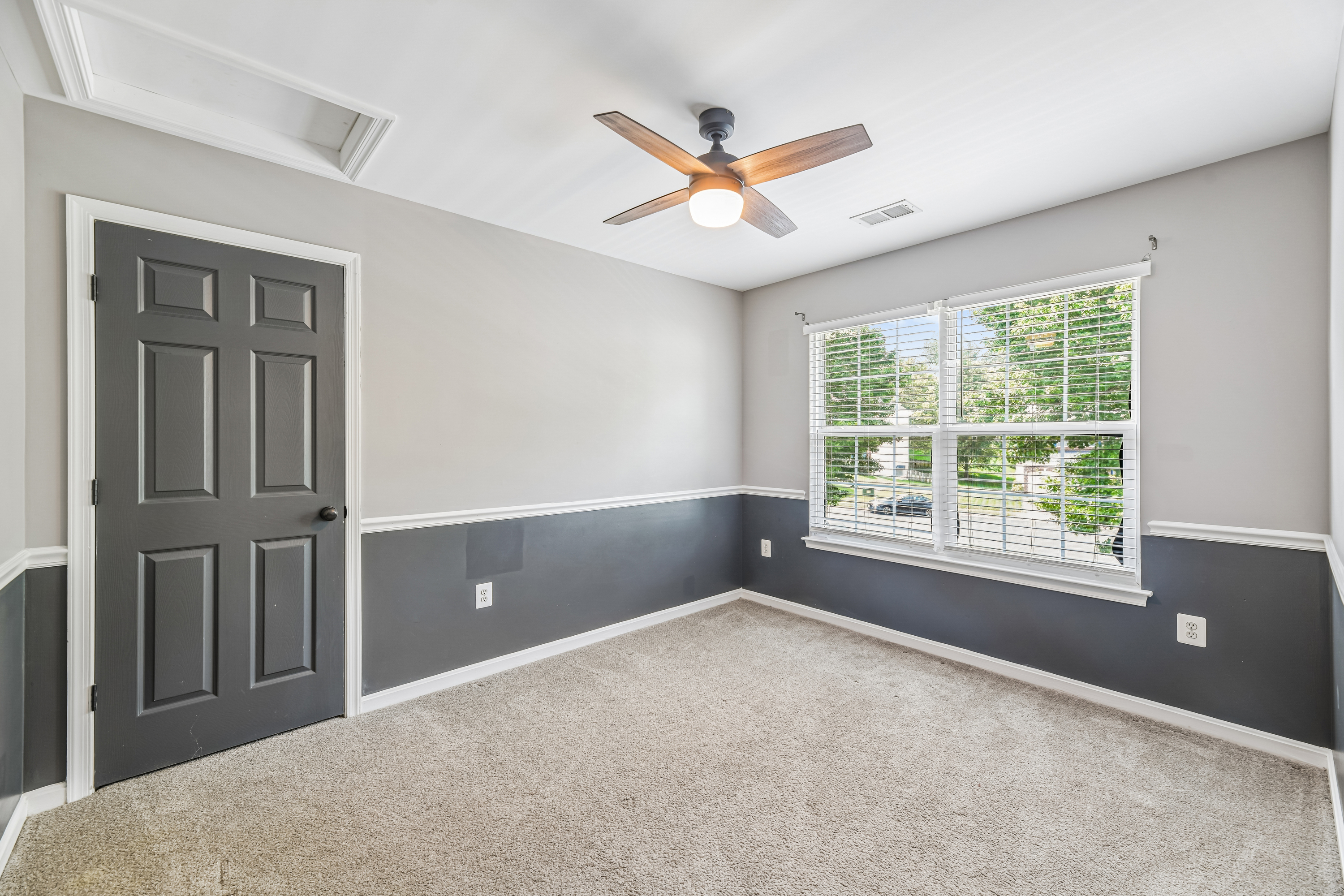 Photo 30 of 84 of 6046 Persinger House Ct, Manassas, VA