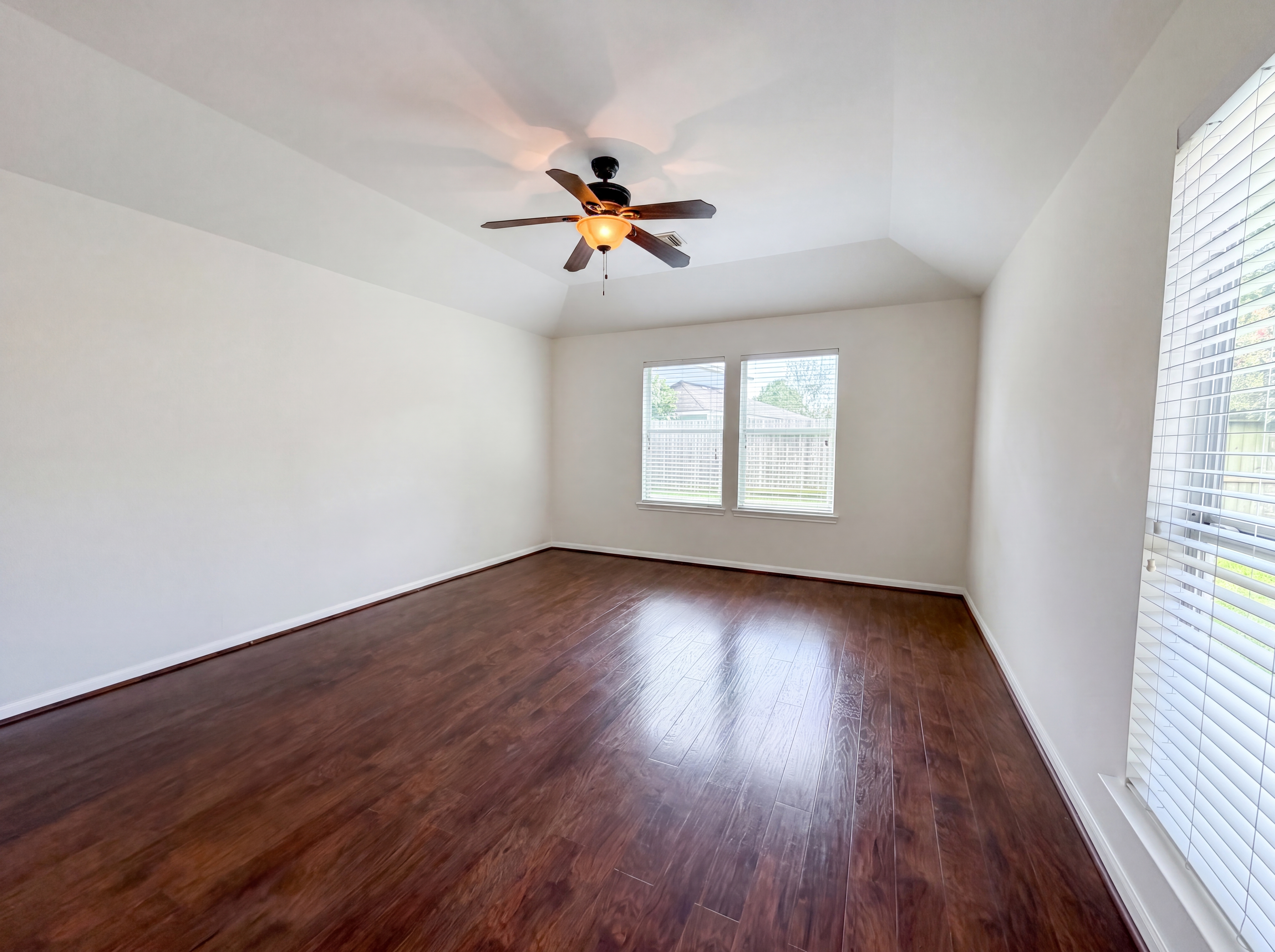 Photo 4 of 20 of 6843 Tammany Manor Ln, Spring, TX