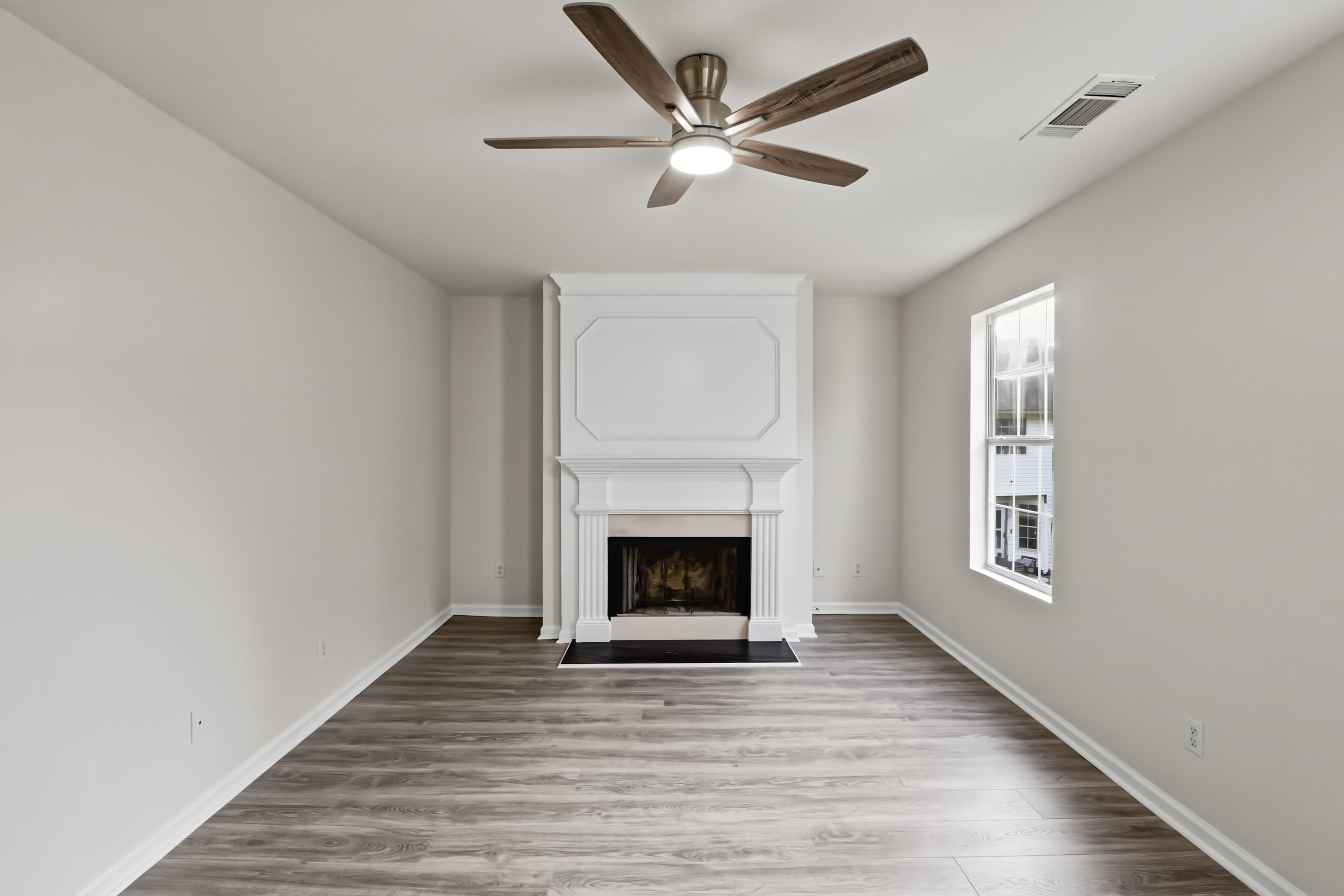 Photo 3 of 49 of 3825 Cedar Trace Ln, Ellenwood, GA
