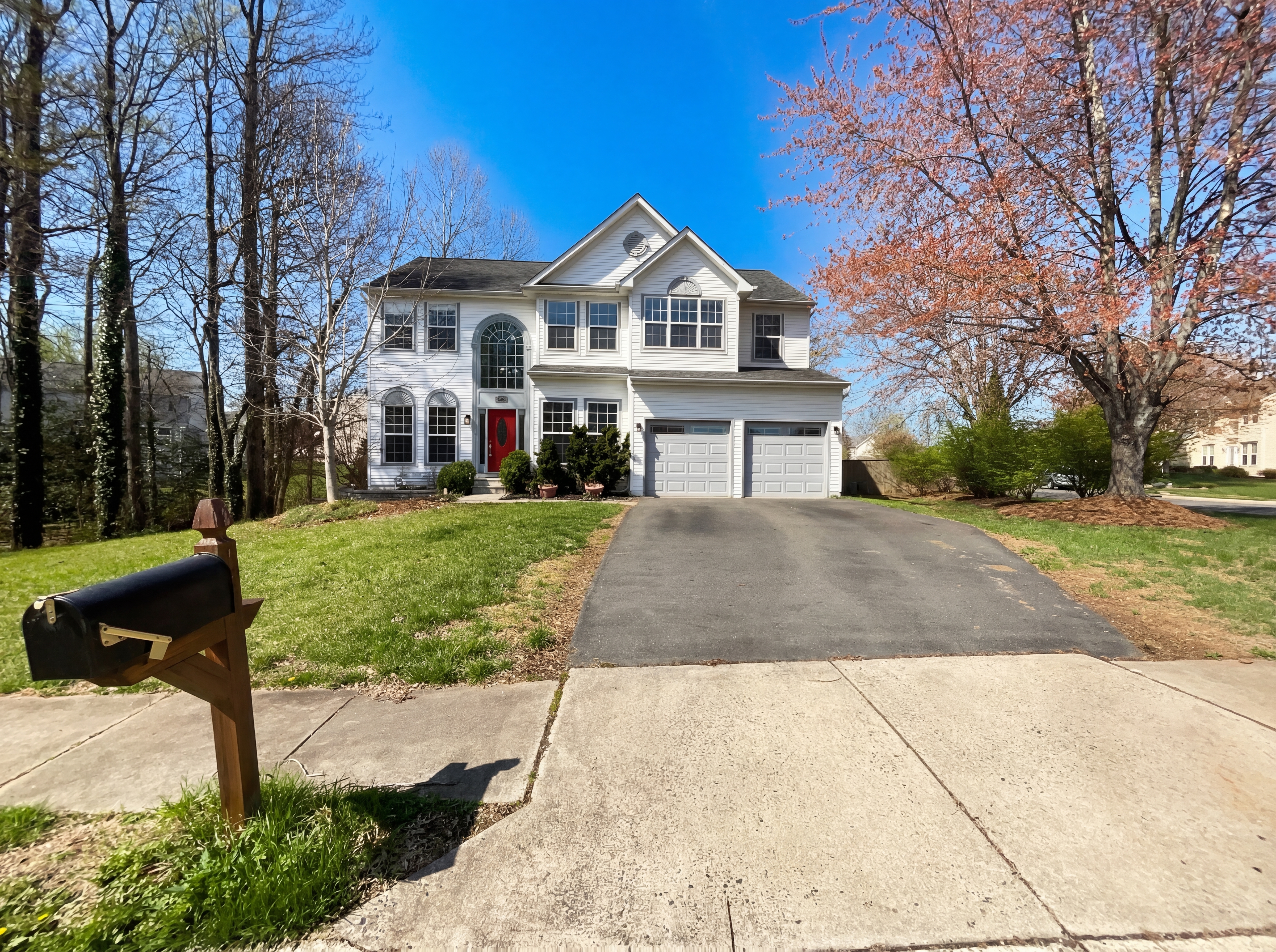 Photo 7 of 51 of 9300 Bradley Ct, Manassas Park, VA