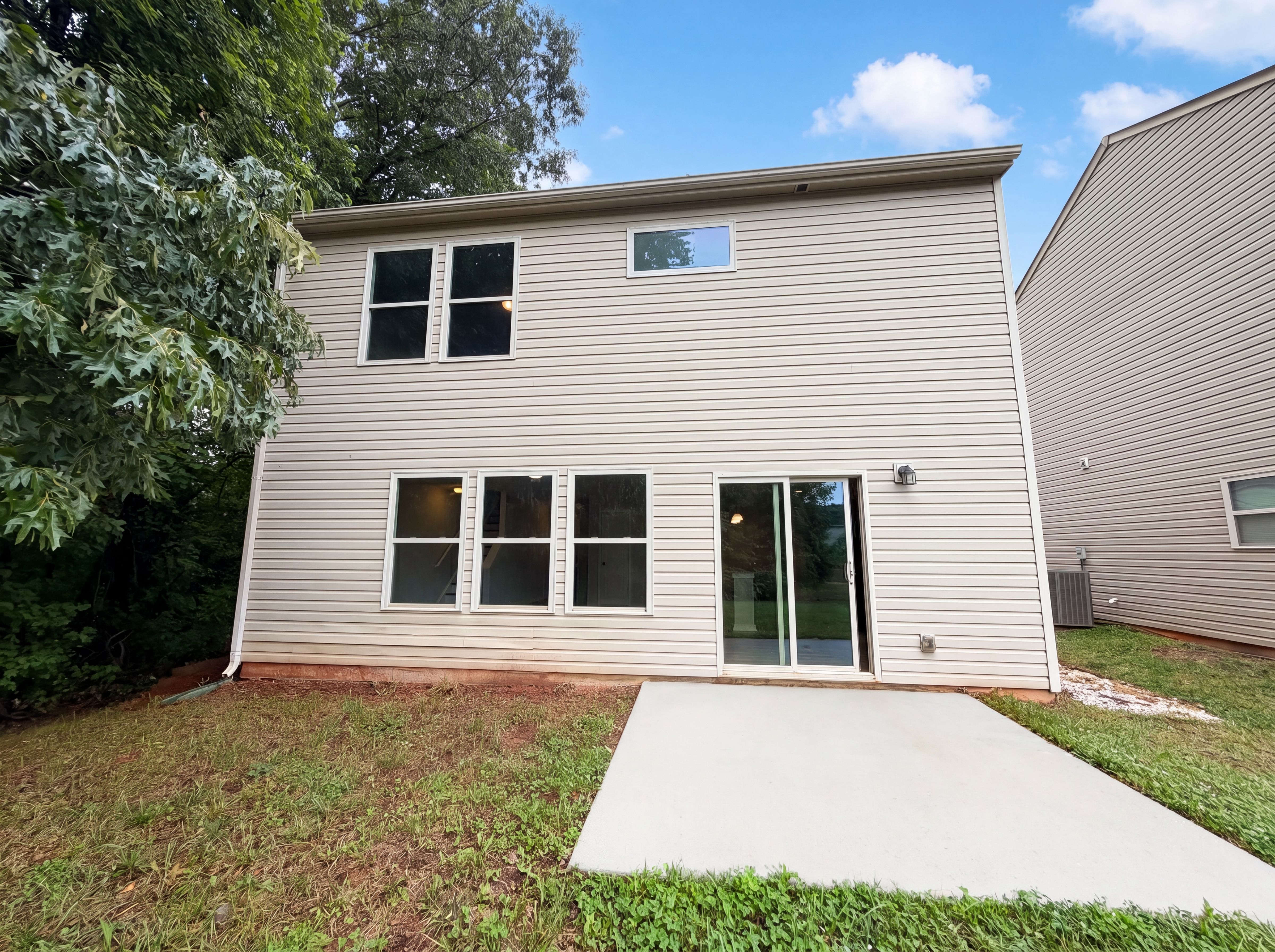Photo 5 of 17 of 5304 Twin Brook Dr, Charlotte, NC