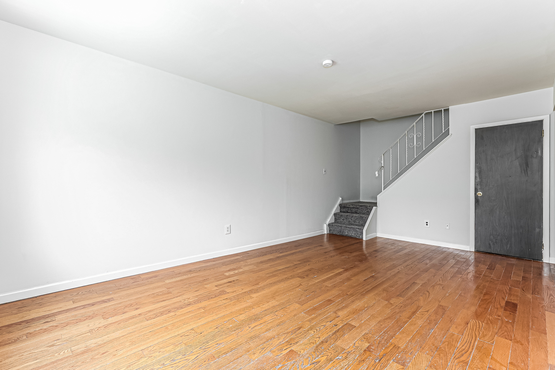 Photo 7 of 23 of 5200 Hilltop Dr, Brookhaven, PA