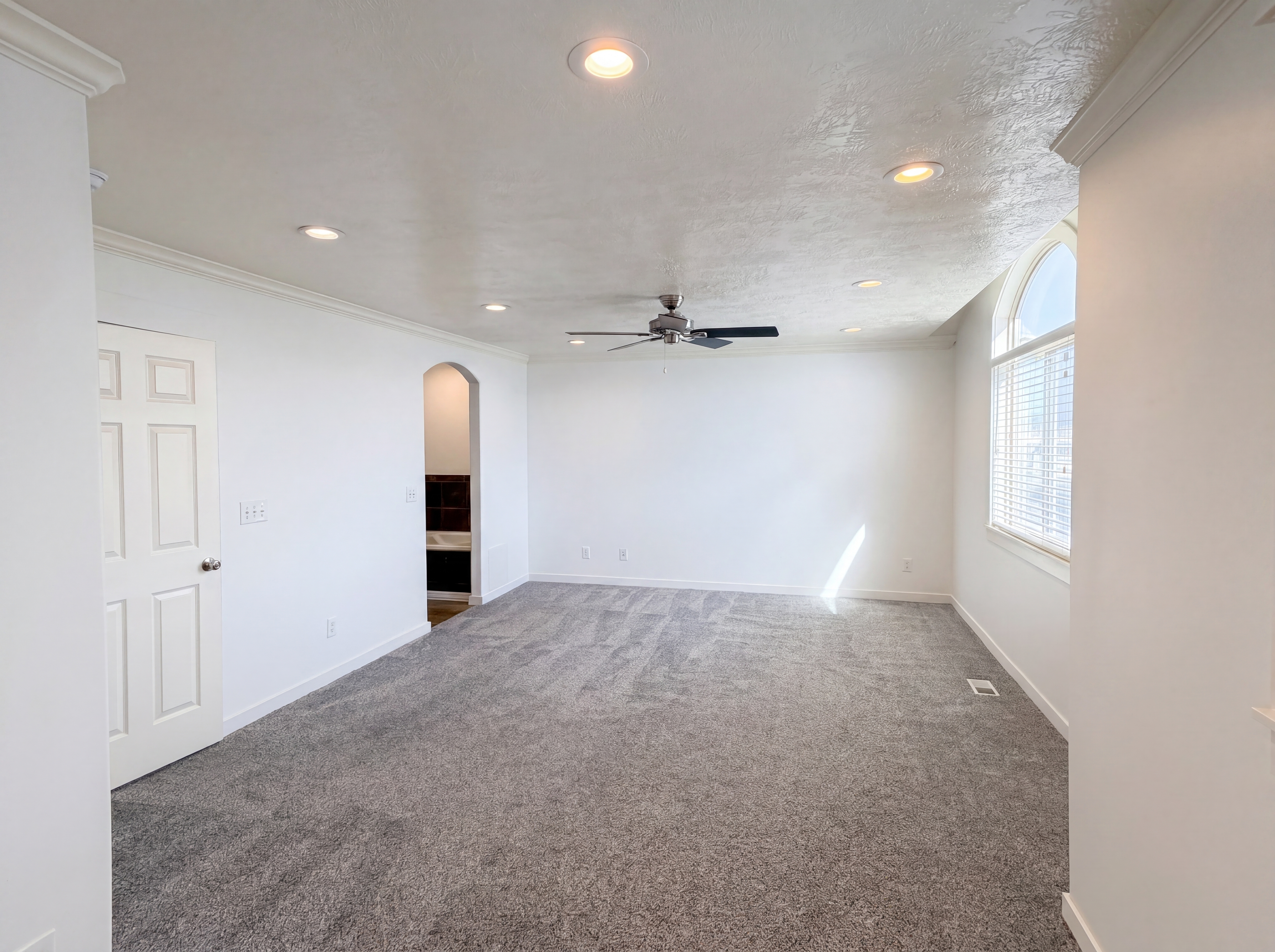 Photo 9 of 24 of 896 W 1625 S, Lehi, UT