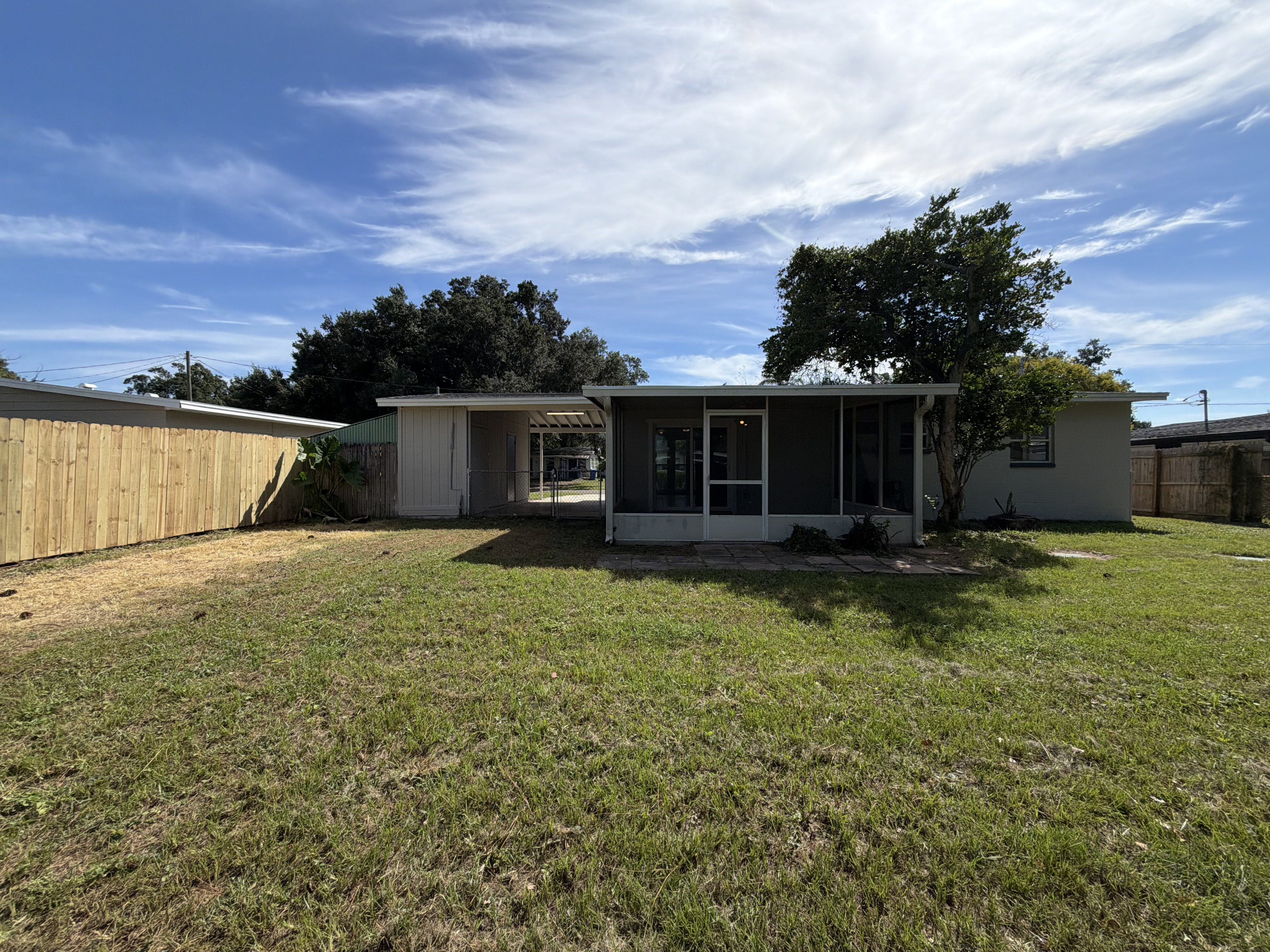 Photo 5 of 30 of 509 Clearfield Rd, Brandon, FL