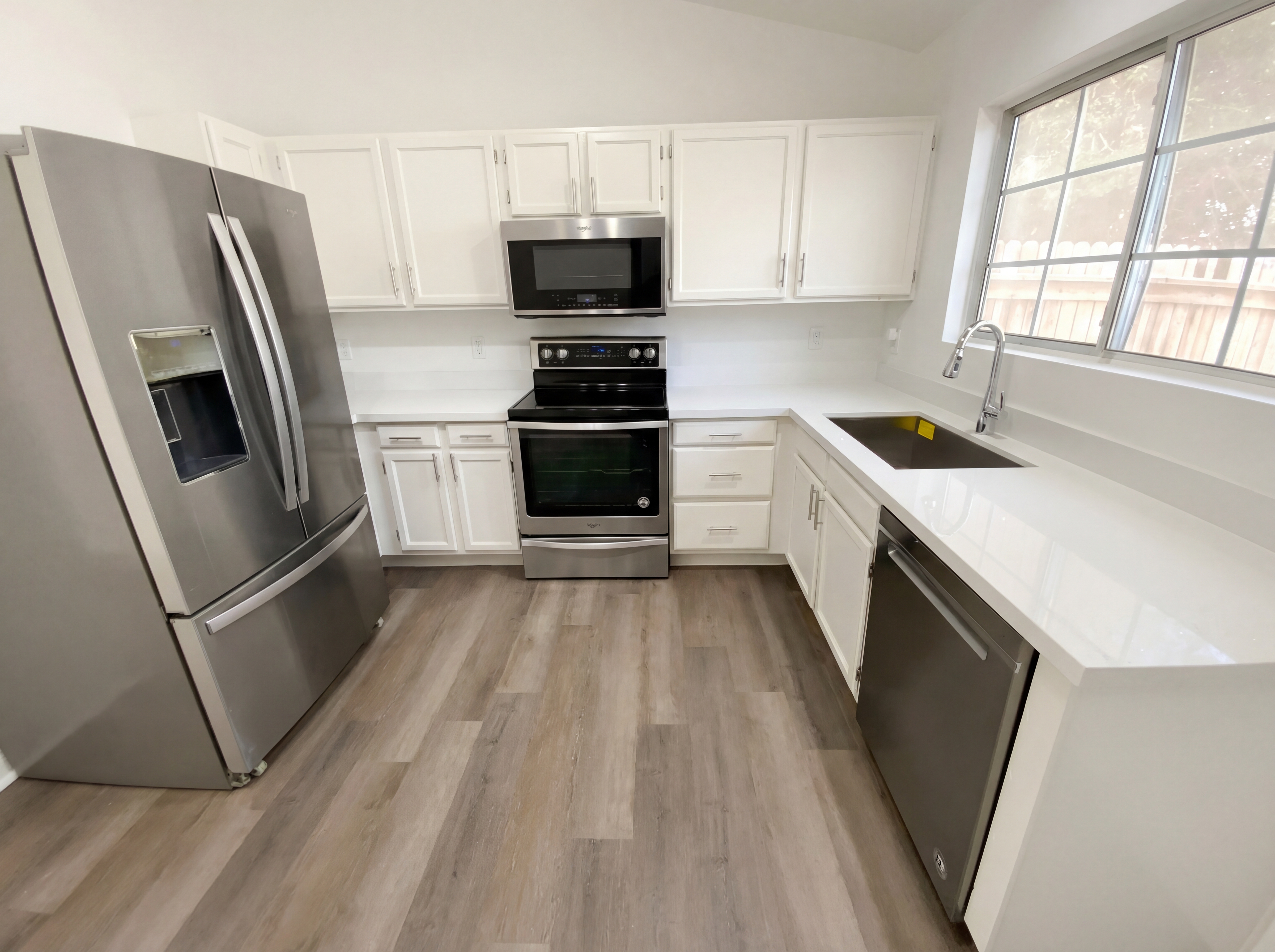 Photo 2 of 21 of 10101 N 91st Ave, Peoria, AZ