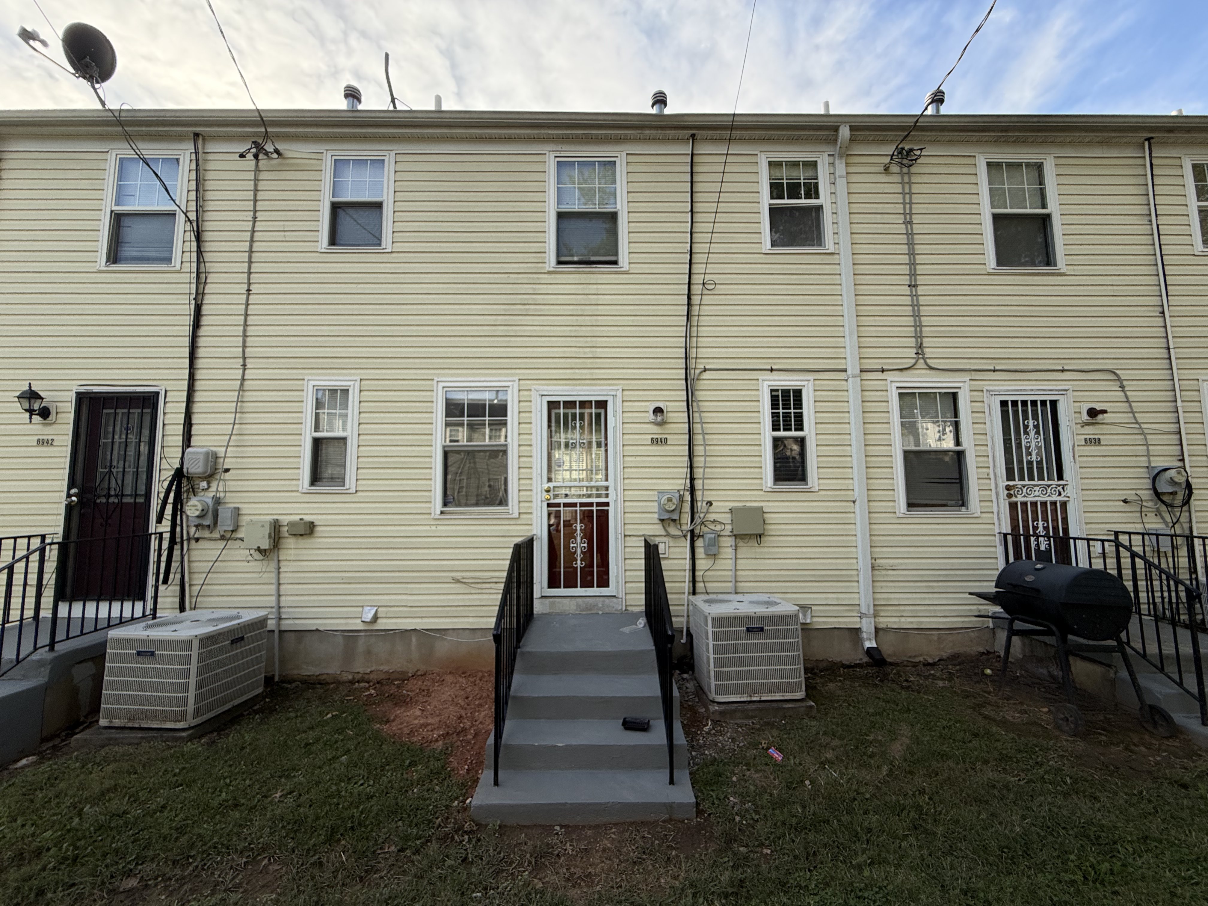 Photo 5 of 20 of 6940 Hawthorne St, Hyattsville, MD