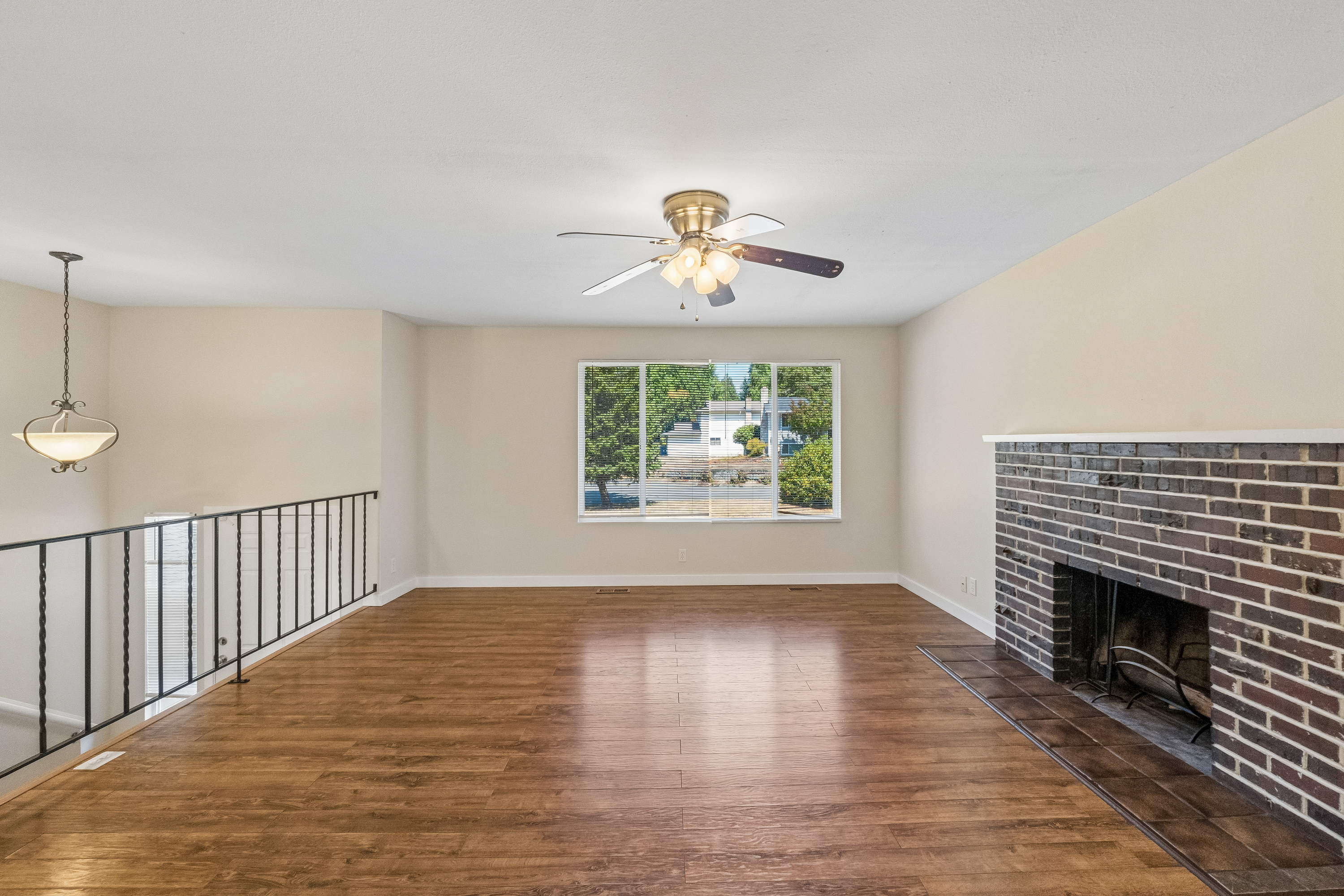 Photo 4 of 35 of 11125 NE 129th St, Kirkland, WA