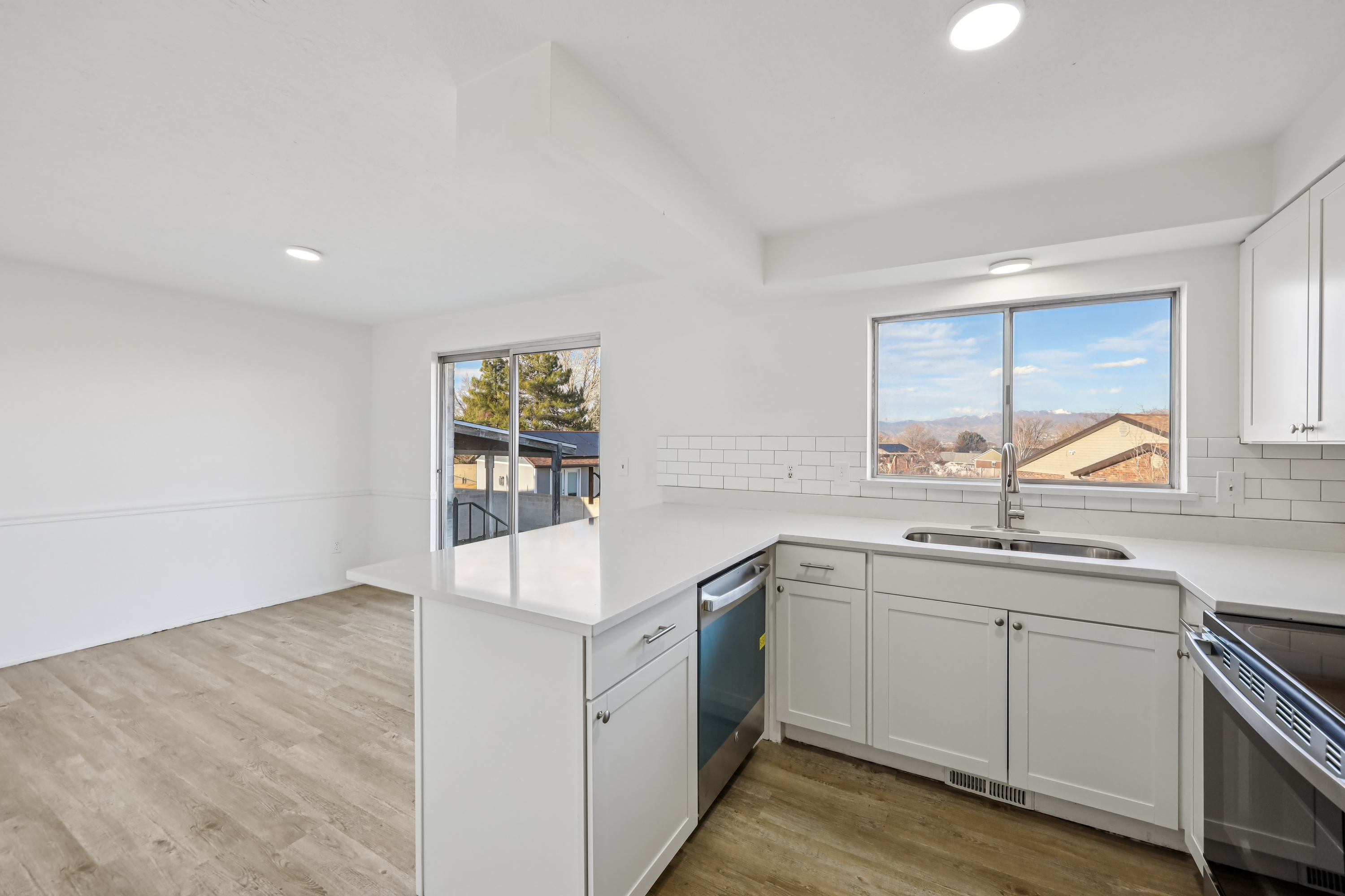 Photo 19 of 40 of 3020 W Rosa Vista Dr, Taylorsville, UT