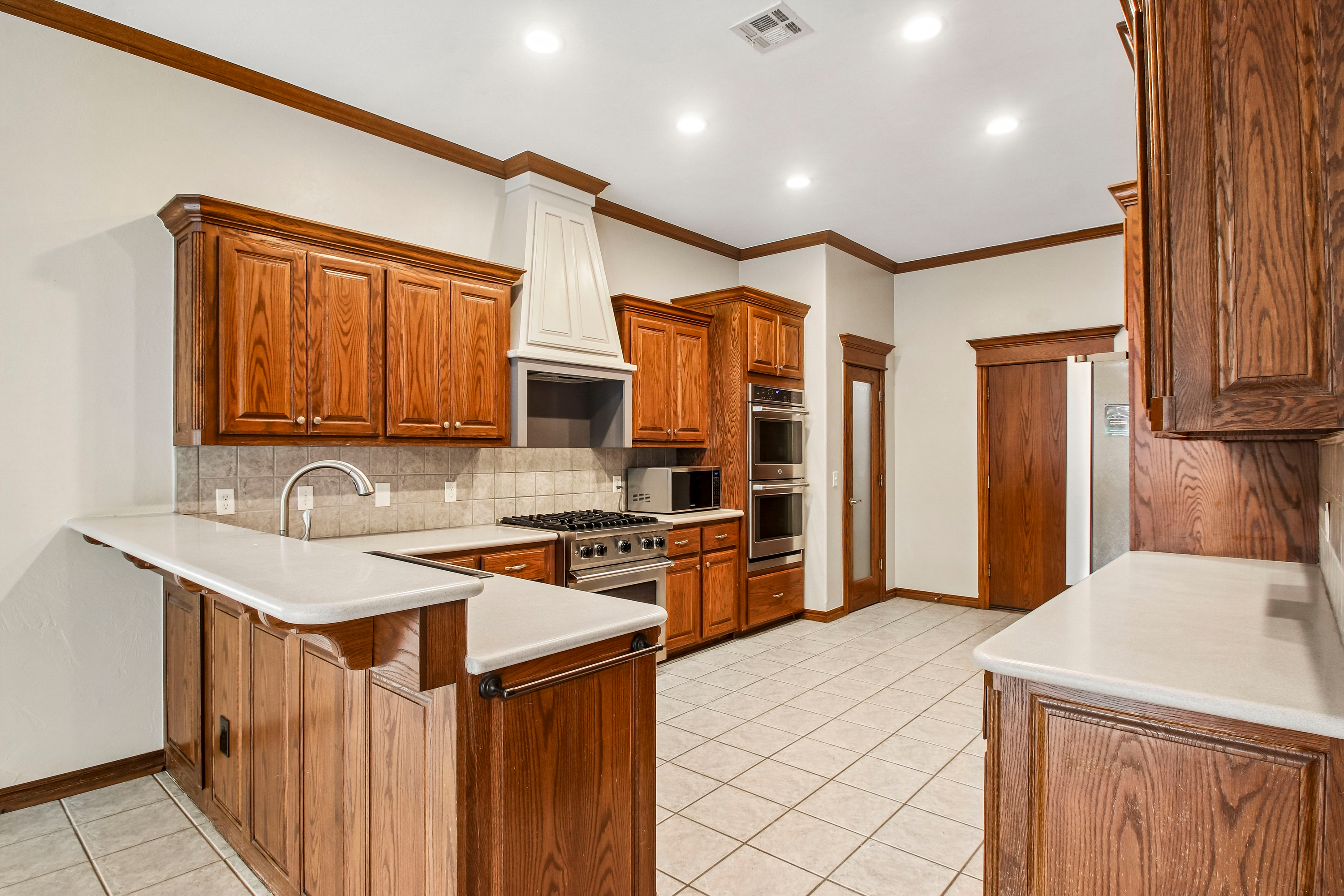 Photo 9 of 36 of 201 SW 137th Ter, Oklahoma City, OK