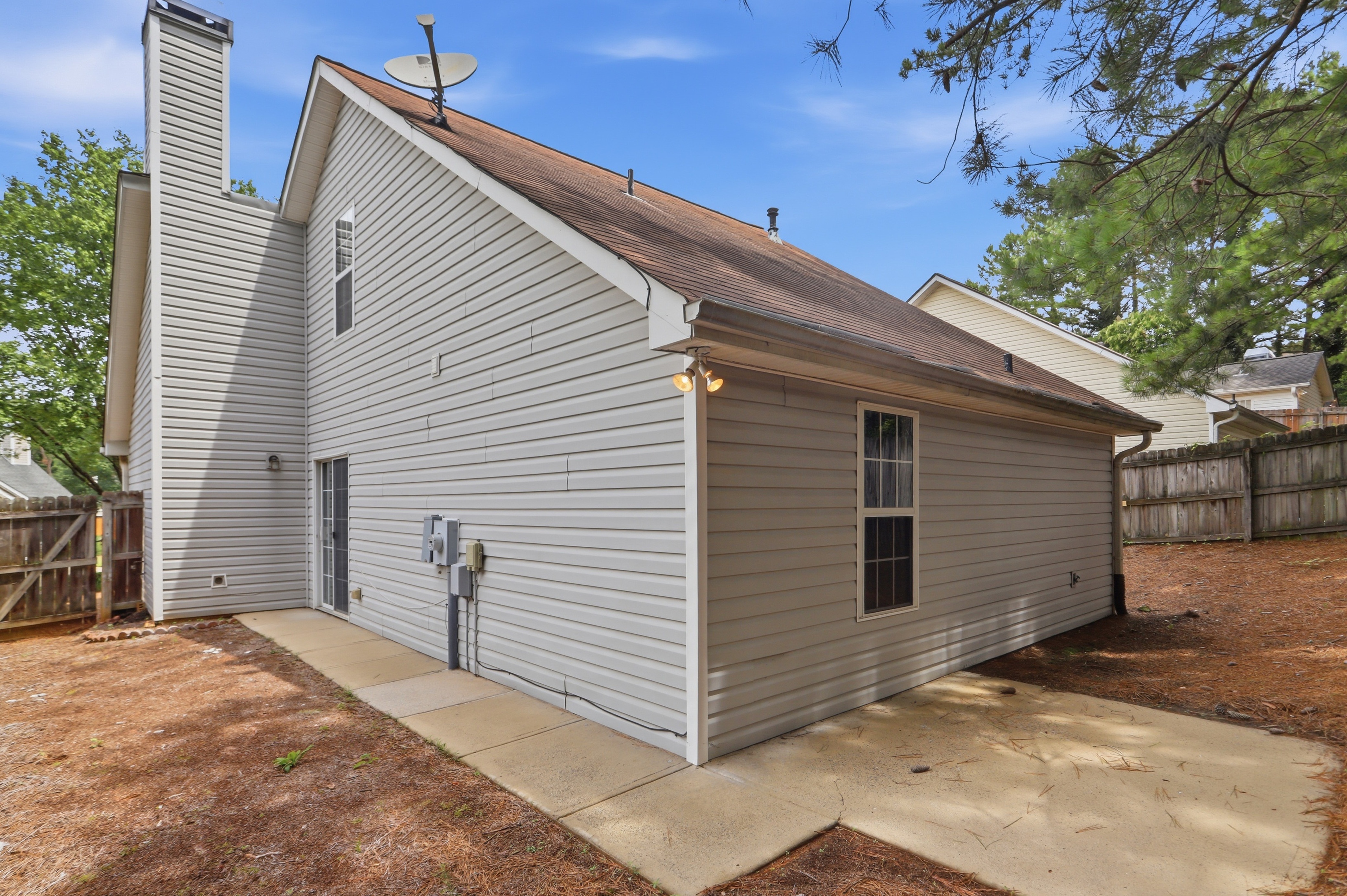 Photo 5 of 26 of 307 Parkview Pl, Woodstock, GA