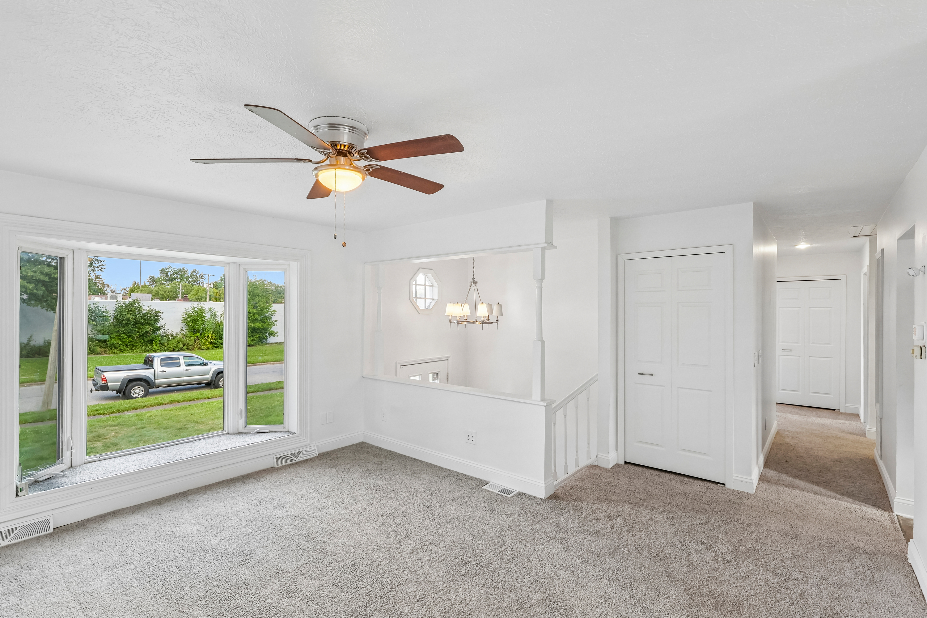 Photo 3 of 27 of 4137 Gary Ave, Lorain, OH