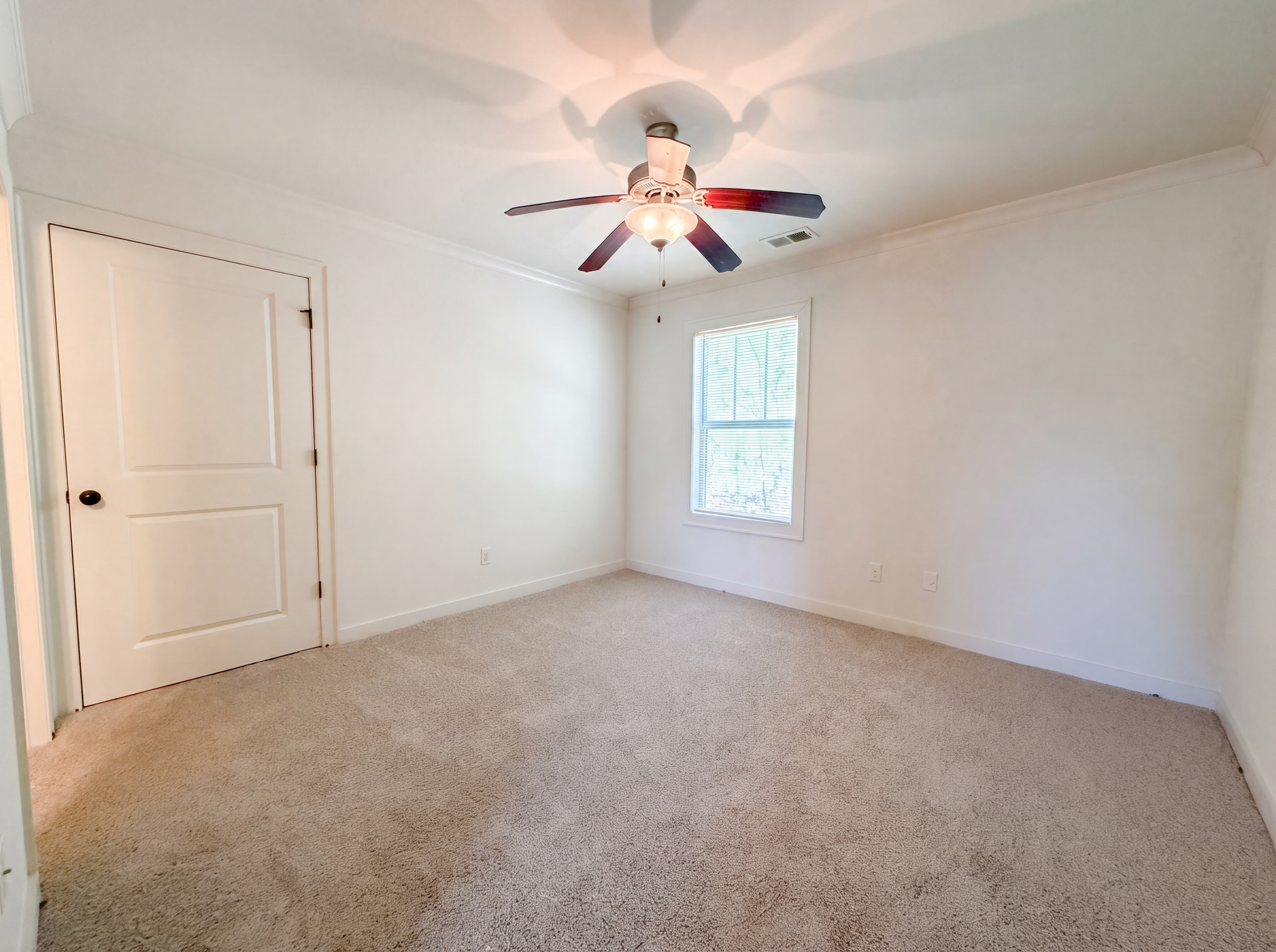 Photo 14 of 17 of 4468 Winchester Hills Way, Birmingham, AL