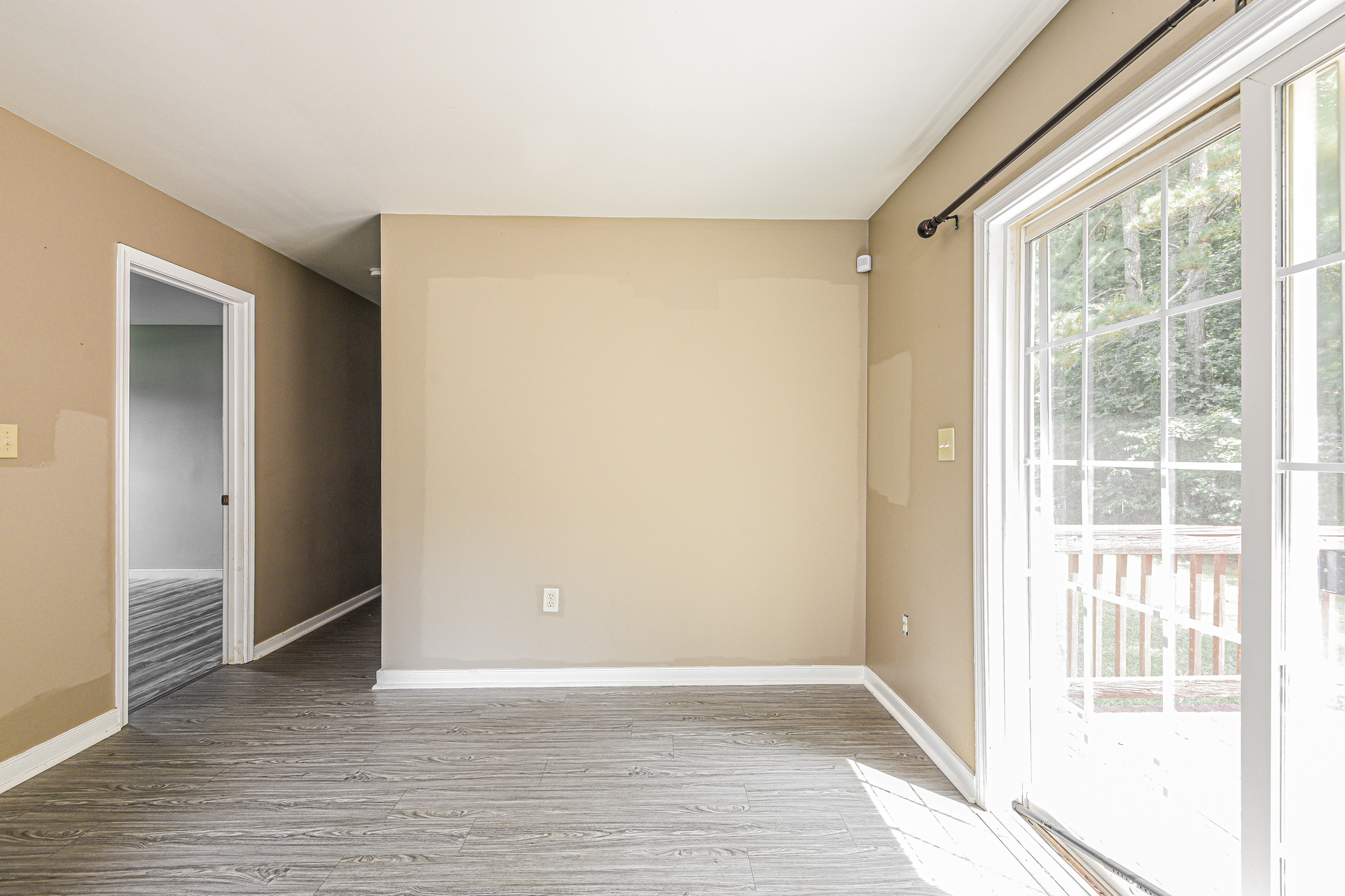 Photo 6 of 21 of 825 Nottoway Ave, Blackstone, VA
