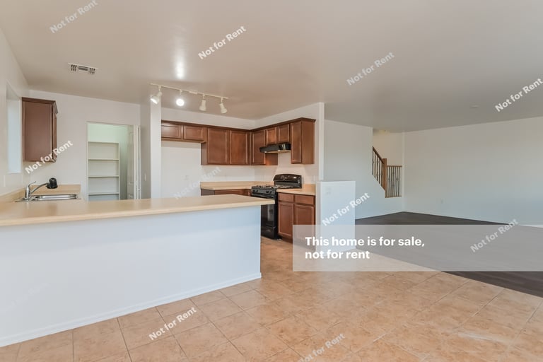 Photo 13 of 27 - 4757 E American Beauty Dr, Tucson, AZ 85756